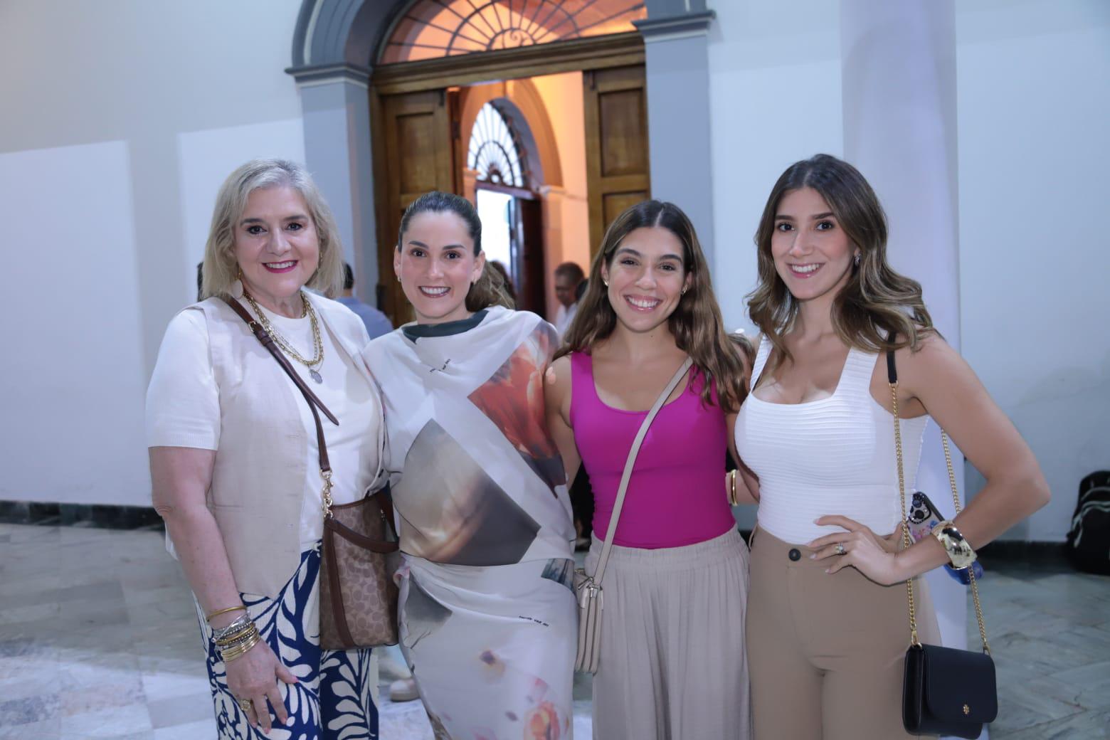 $!Marissa Gurza de Urquijo,Yoyis de Urquijo, María Luisa Valdez Escobar, Marianne Urquijo.