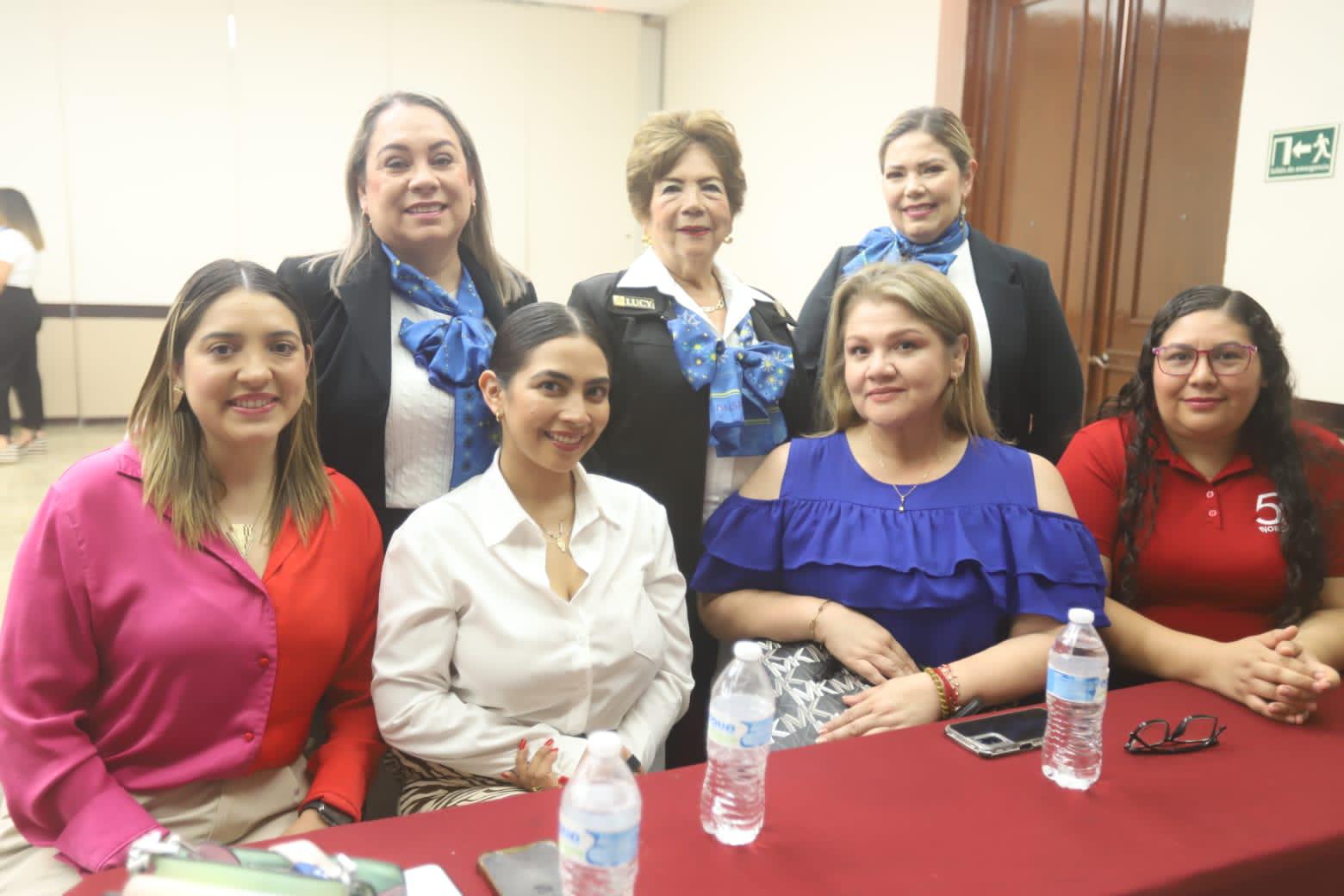 $!Elva Aguirre, Lucy Calleros y Elizabeth peraza, Alina Zataráin, Estefania Ponzo, Nidia Enriquez y Amanda Aragón.