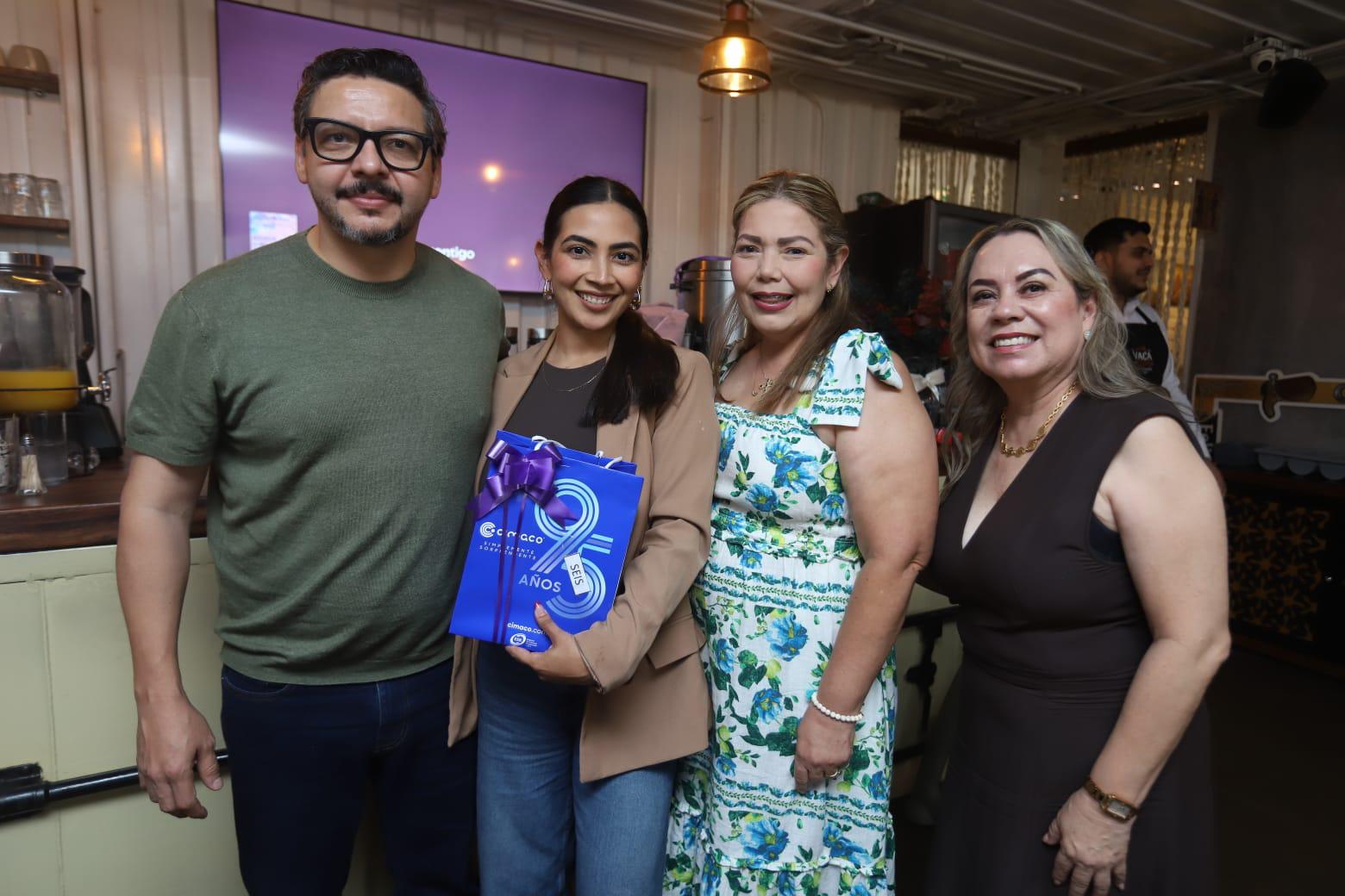 $!Adrián López Ortiz, Stefany Ponzo, Elizabeth Peraza y Elva Aguirre.