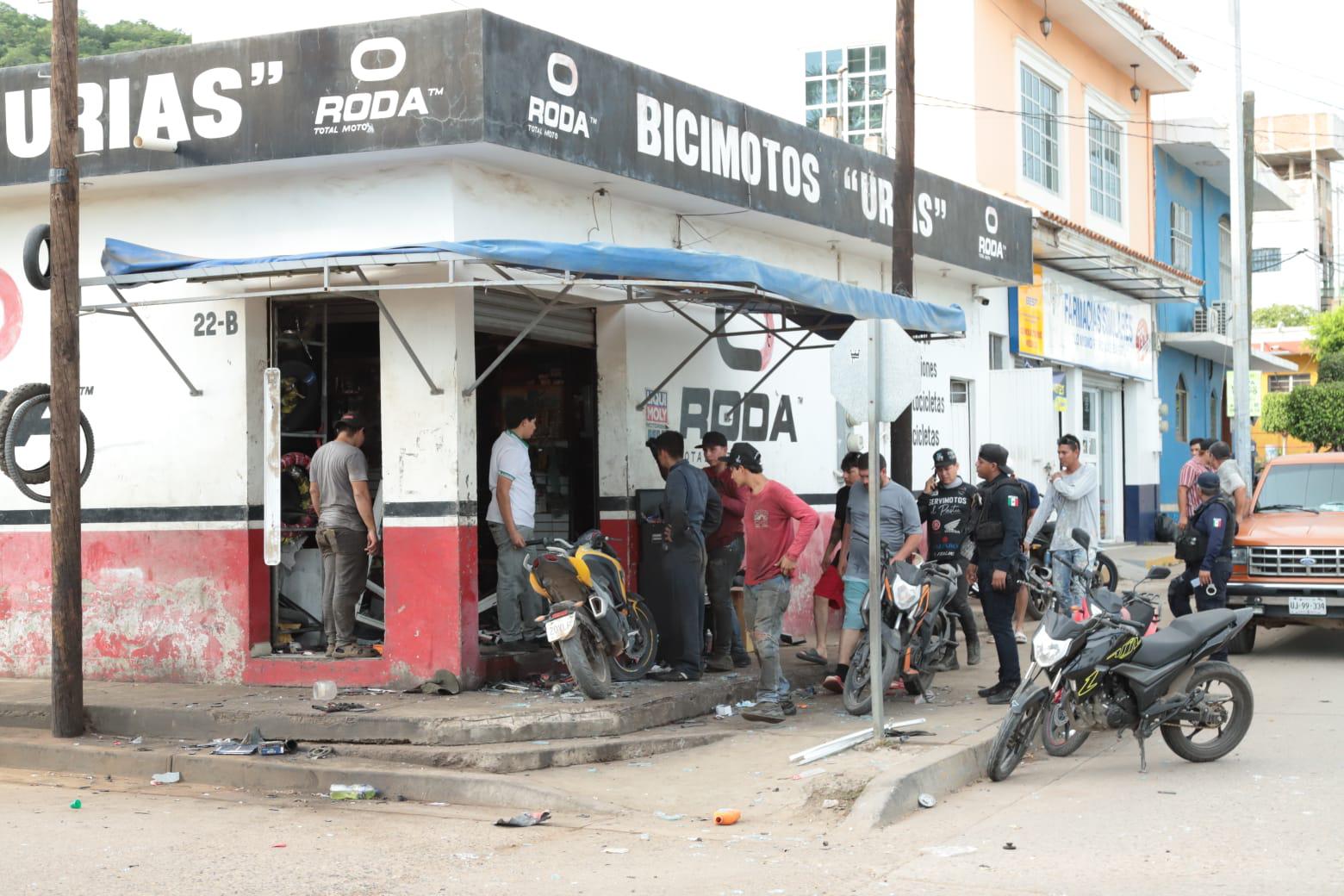 $!Explosión en taller de motos en Urías genera alarma y movilización de las autoridades