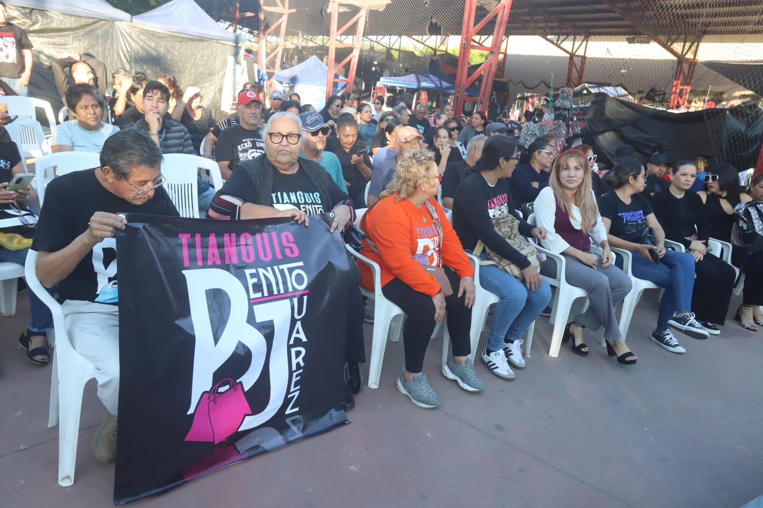 $!Inauguran el Tianguis Navideño Benito Juárez en Mazatlán