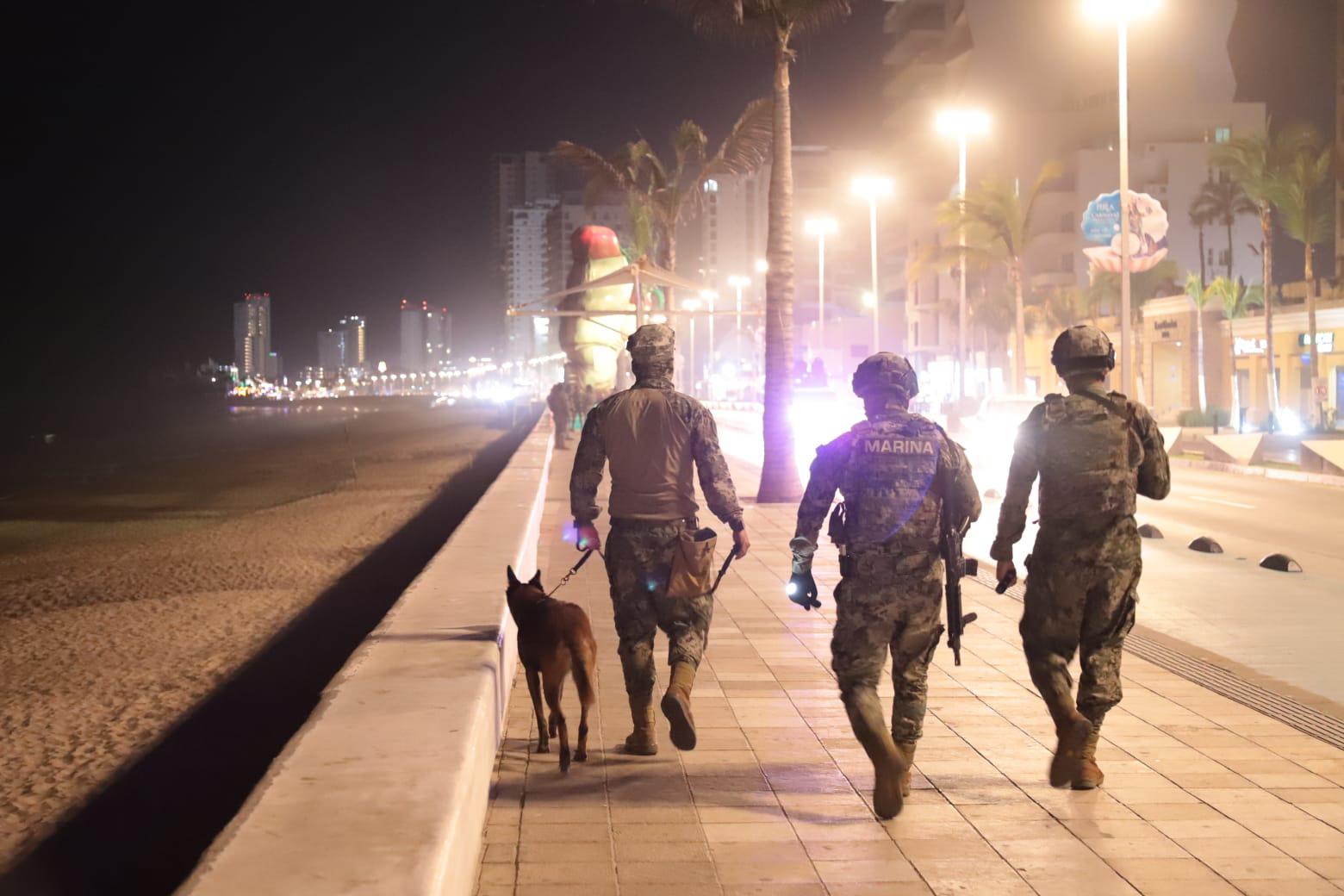 $!Reportan movilización policíaca en el malecón de Mazatlán