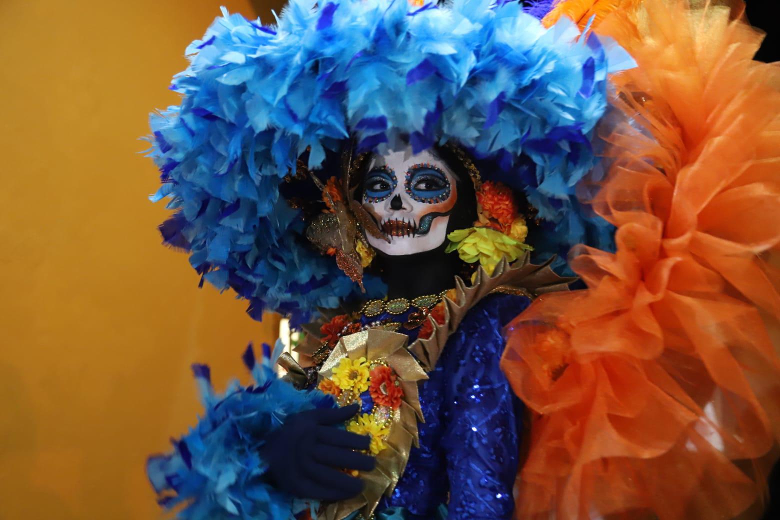 $!Mazatlán celebra la ‘Noche de Esperanza’ con arte y callejoneada de Día de Muertos