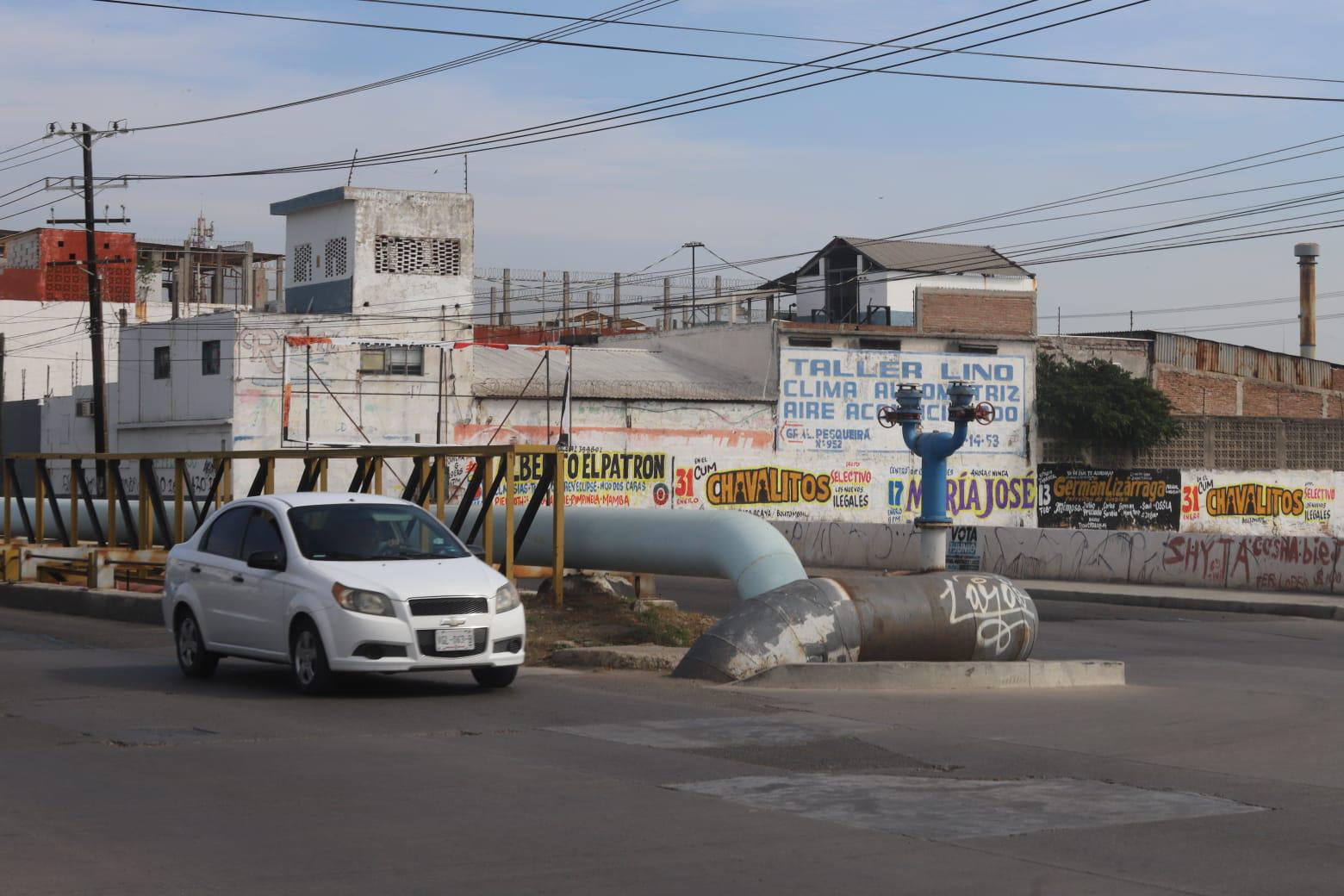 $!Presenta Puente Juárez estragos del tiempo con múltiples daños en su estructura