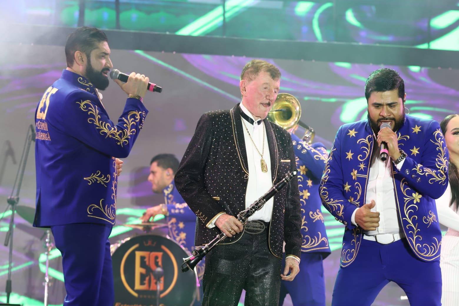 $!El Carnaval de Mazatlán corona a Mariana I como Reina de los Juegos Florales