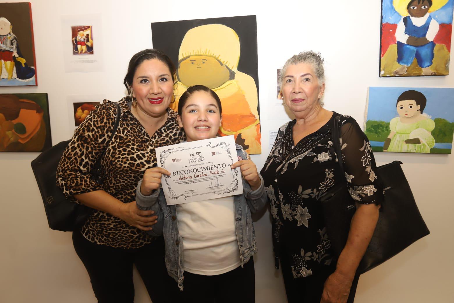 $!Victoria Carolina Tirado entre su mamá Carolina García y su abuelita María Lourdes Ibarra.