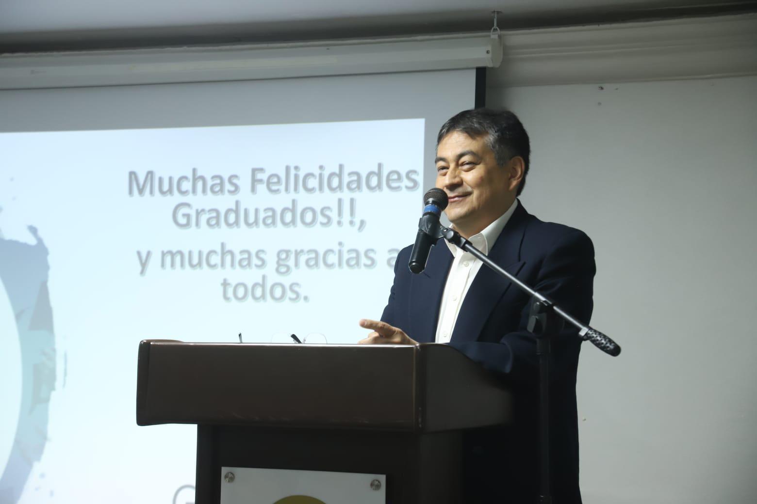 $!Armando Álvarez expresó un mensaje especial a los graduados.