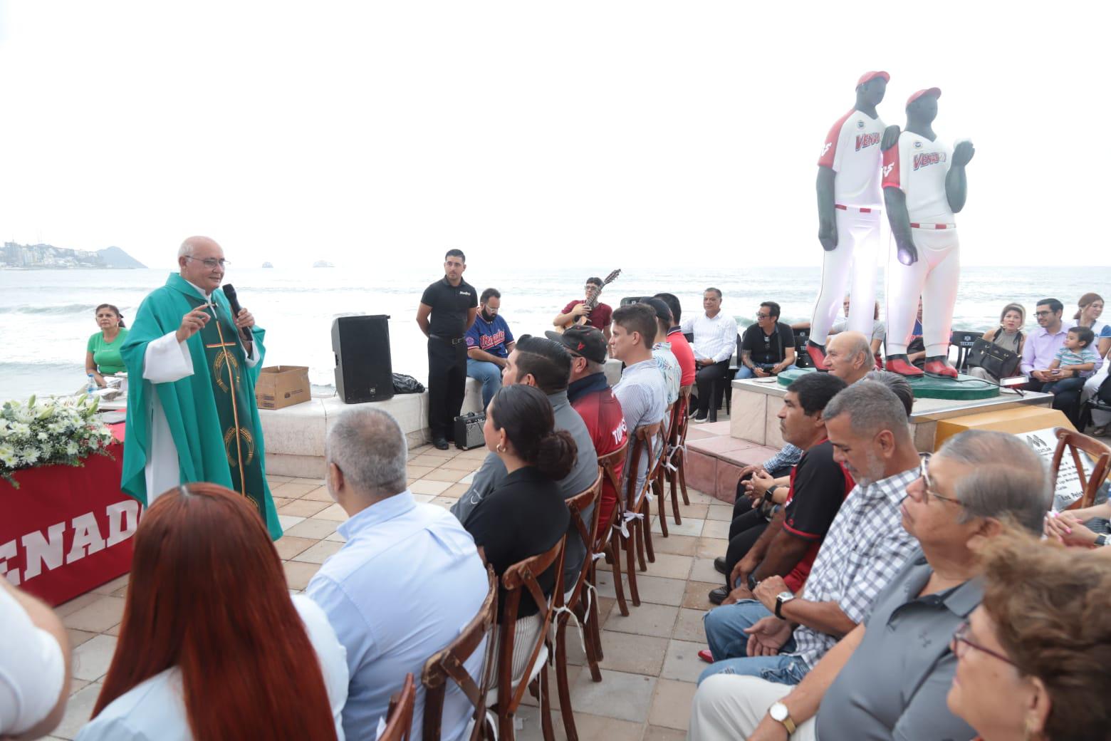 $!Venados de Mazatlán celebra 80 años de historia con emotiva ceremonia en el malecón