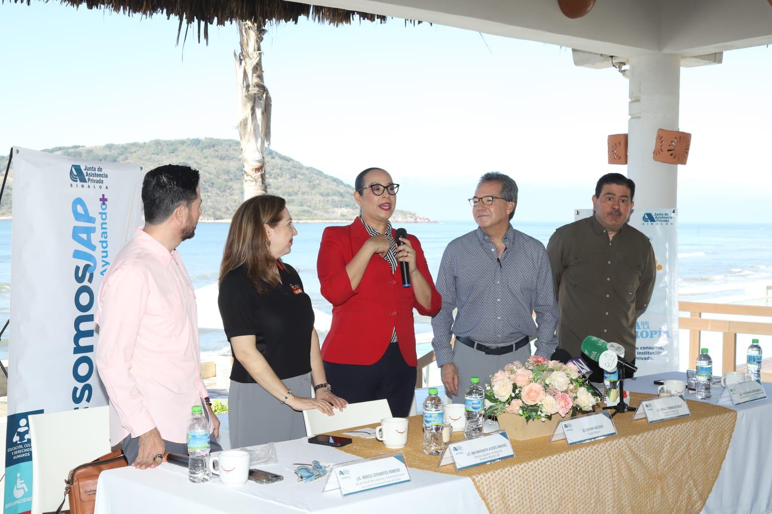 $!Entrega Grupo Panamá donativo al Banco de Alimentos de Mazatlán