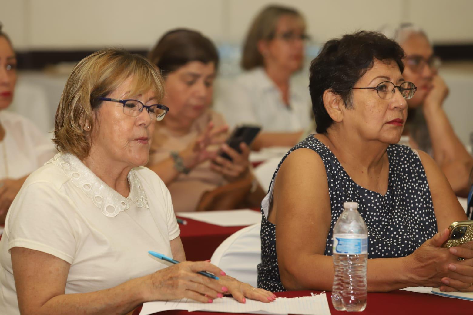 $!Lupita Osuna y Rebeca Mejía.