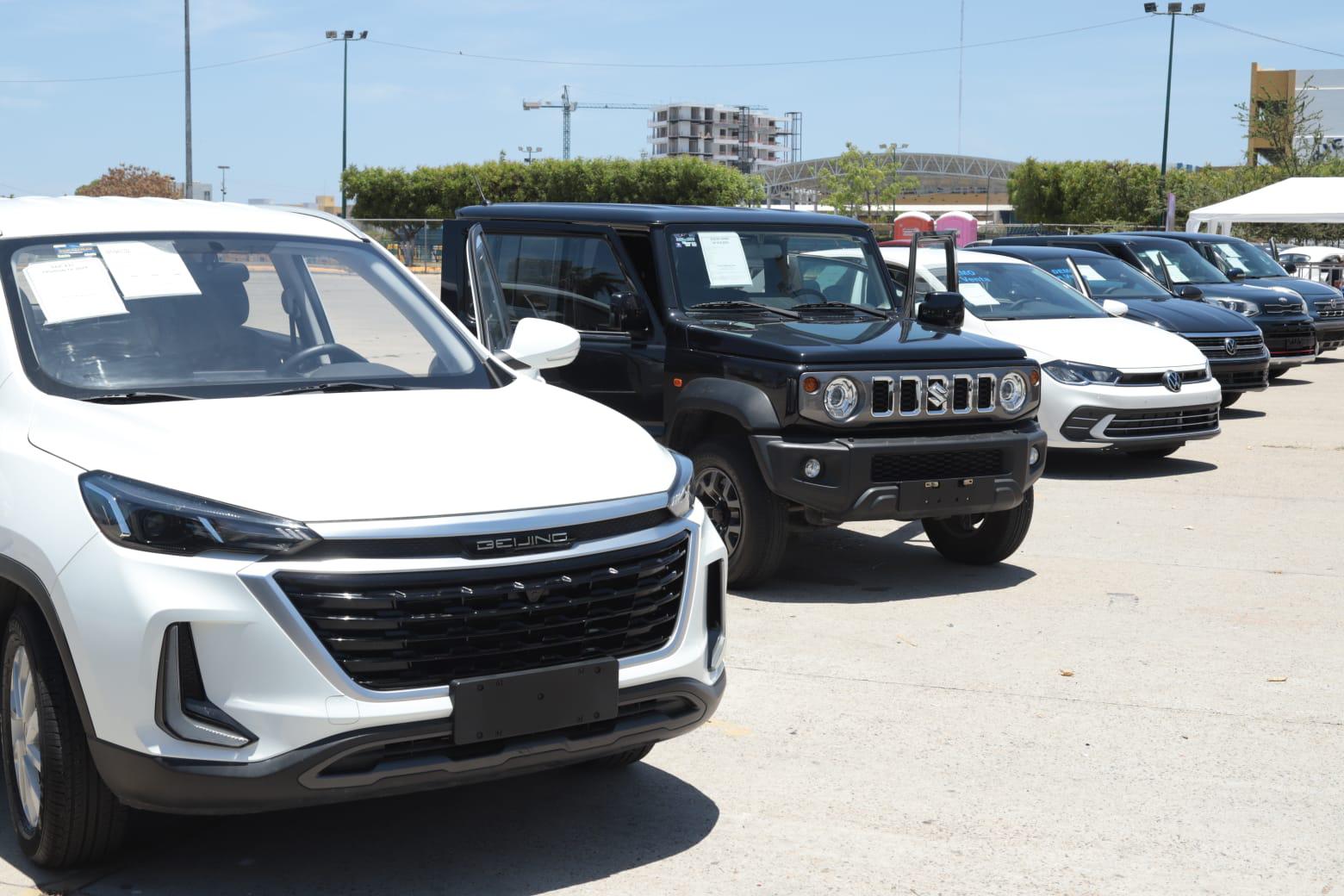 $!Tiene buena respuesta del público Feria de Seminuevos