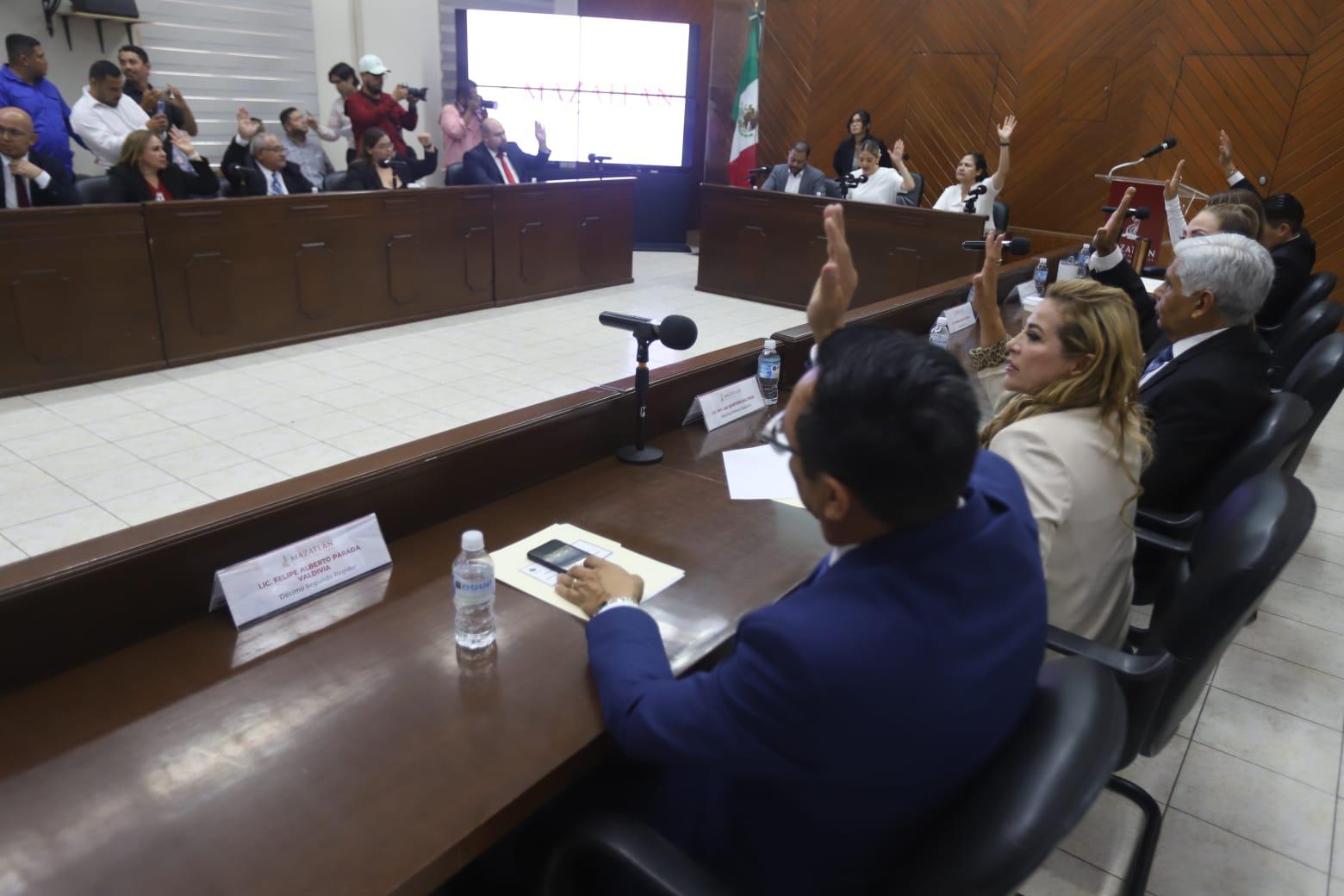 $!Recibe bióloga Lorena Patricia Páez Brito Medalla ‘Jornadas Heroicas 2025’ en Mazatlán