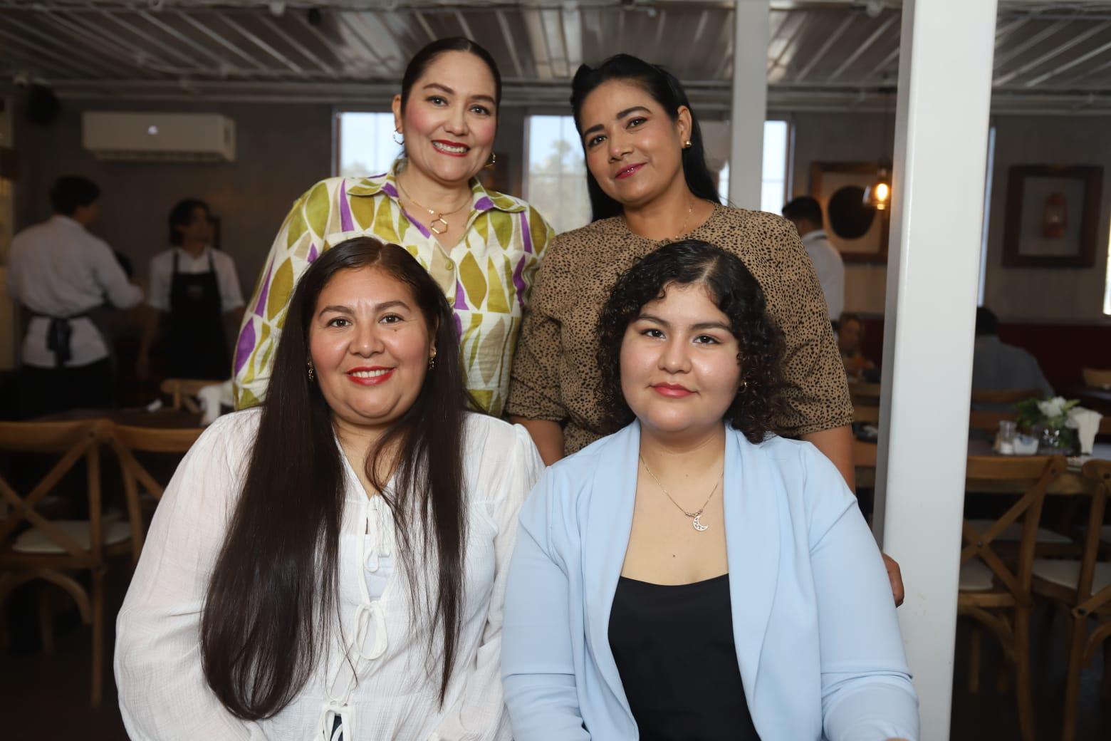 $!Lupita Páez, Olga Solís, Amanda Aragón y Estefania López.