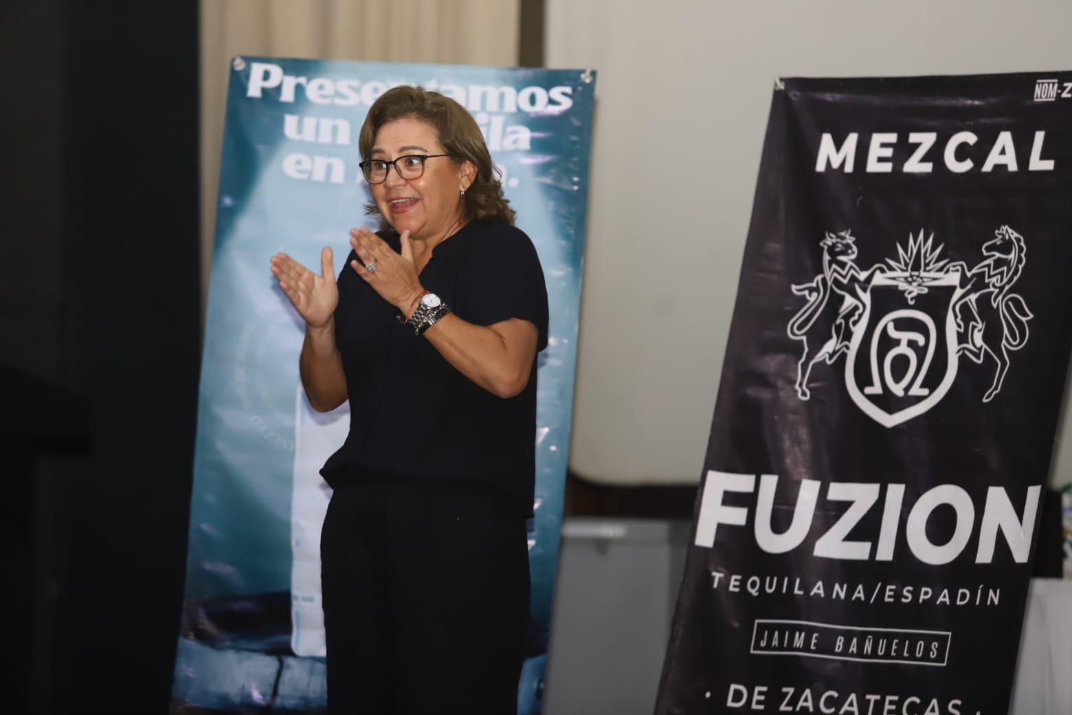 $!Comparte Norma Bañuelos Alvarado su pasión por el agave con jóvenes estudiantes