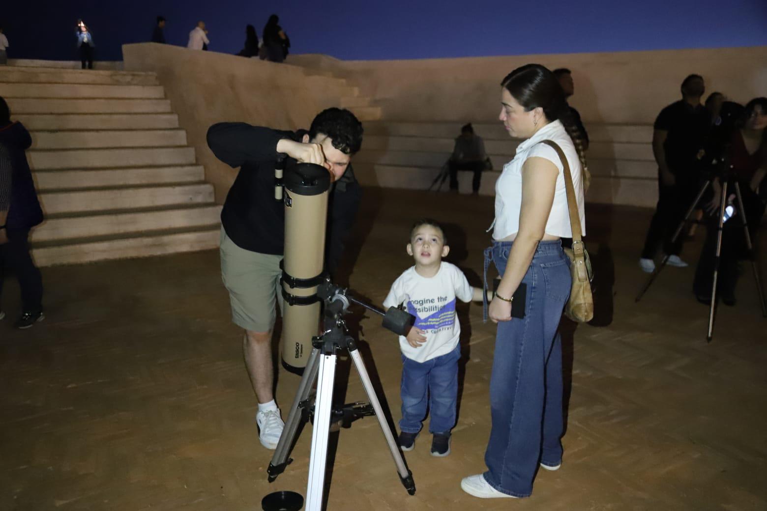 $!En ambiente de ciencia y familia, se celebra la Noche de las Estrellas en Mazatlán