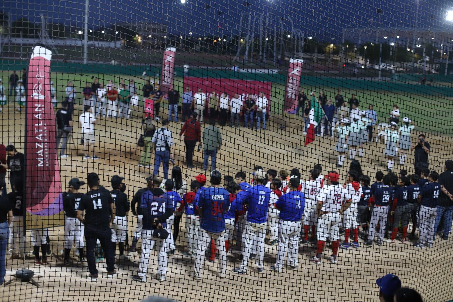 $!Arranca la Primera Liga Infantil de Beisbol en Mazatlán