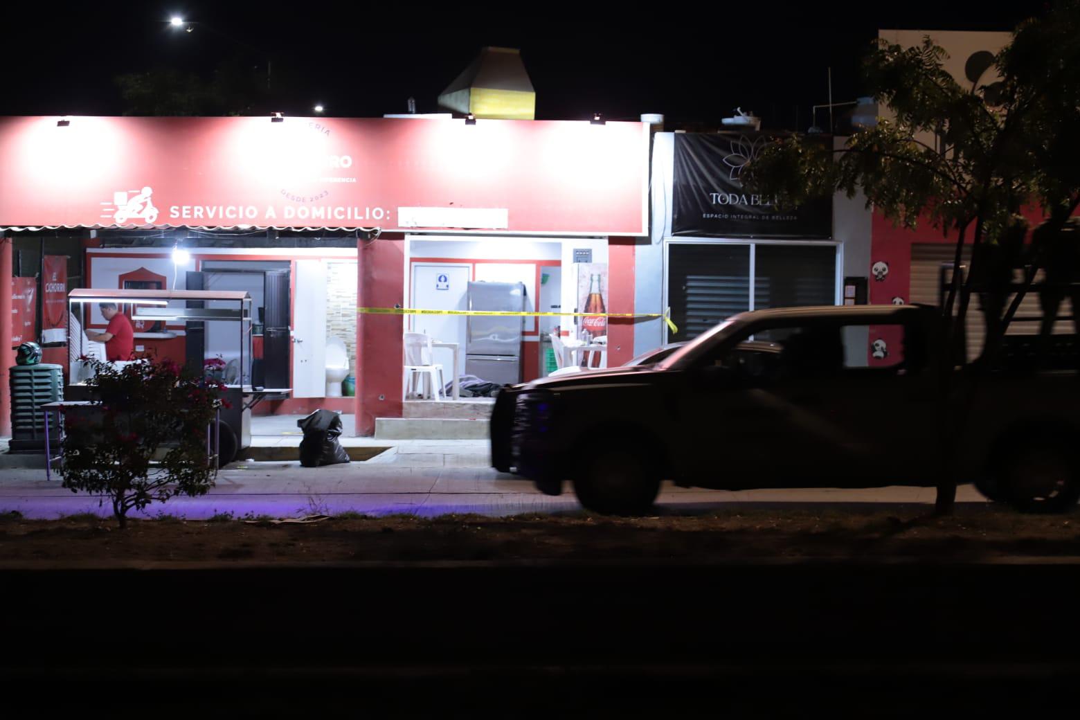 $!Matan a balazos a dos policías y dejan heridos a cuatro más, además de dos civiles, en Pradera Dorada en Mazatlán