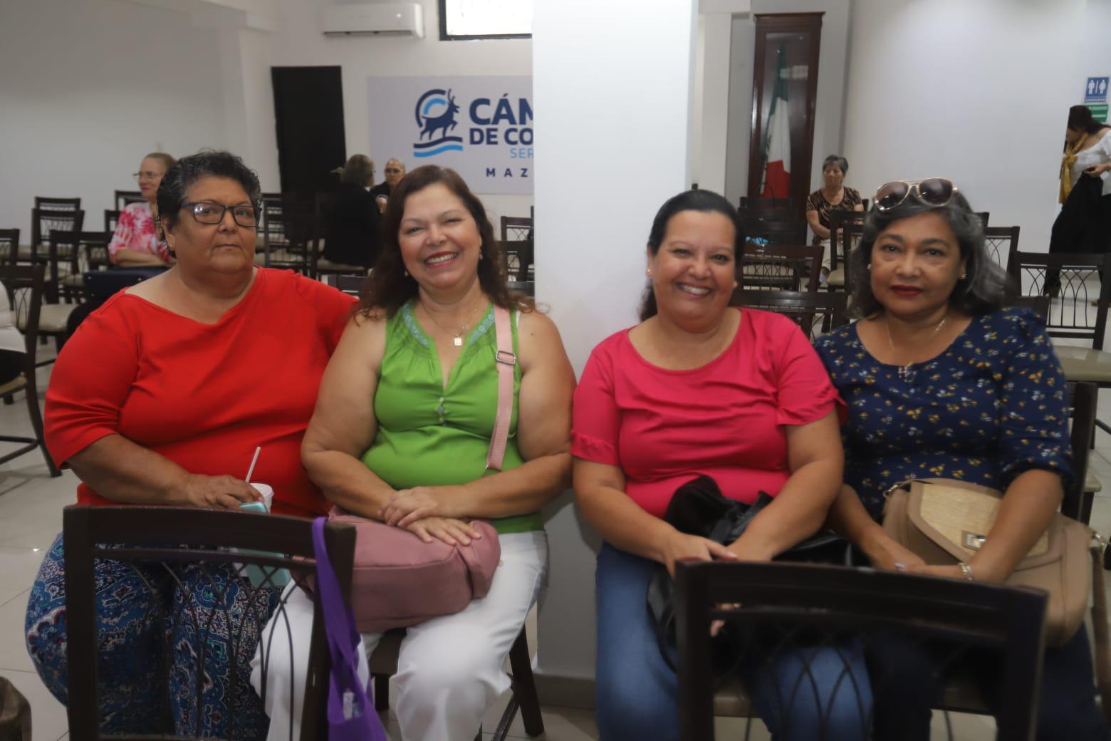 $!Luz del Carmen Gil, Ana Bertha Benítez, Mireya Aguiluz y Hortensia Guerra.