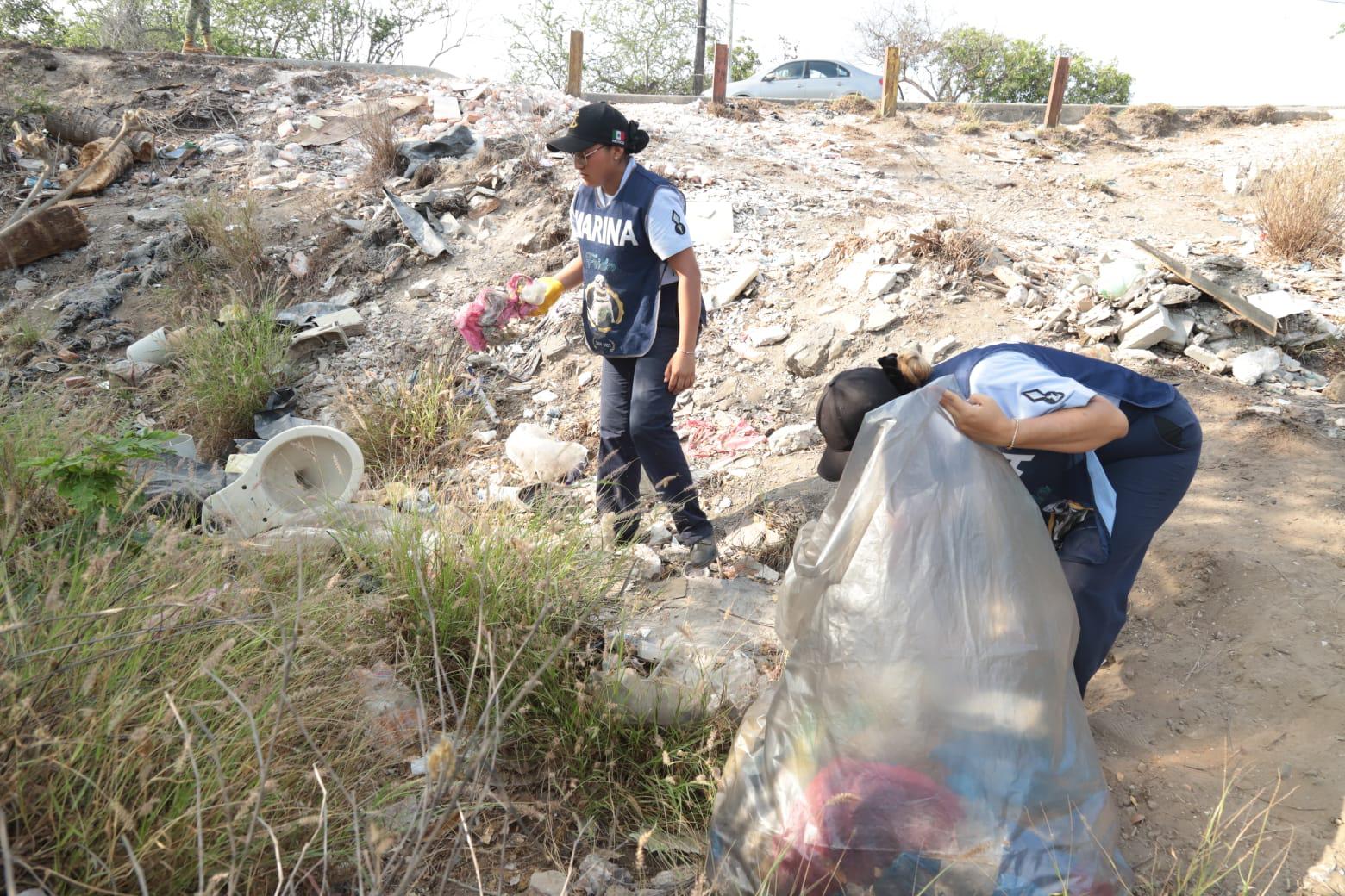 $!Recogen 620 kilos de basura en jornada de limpieza del Estero del Infiernillo, en Mazatlán