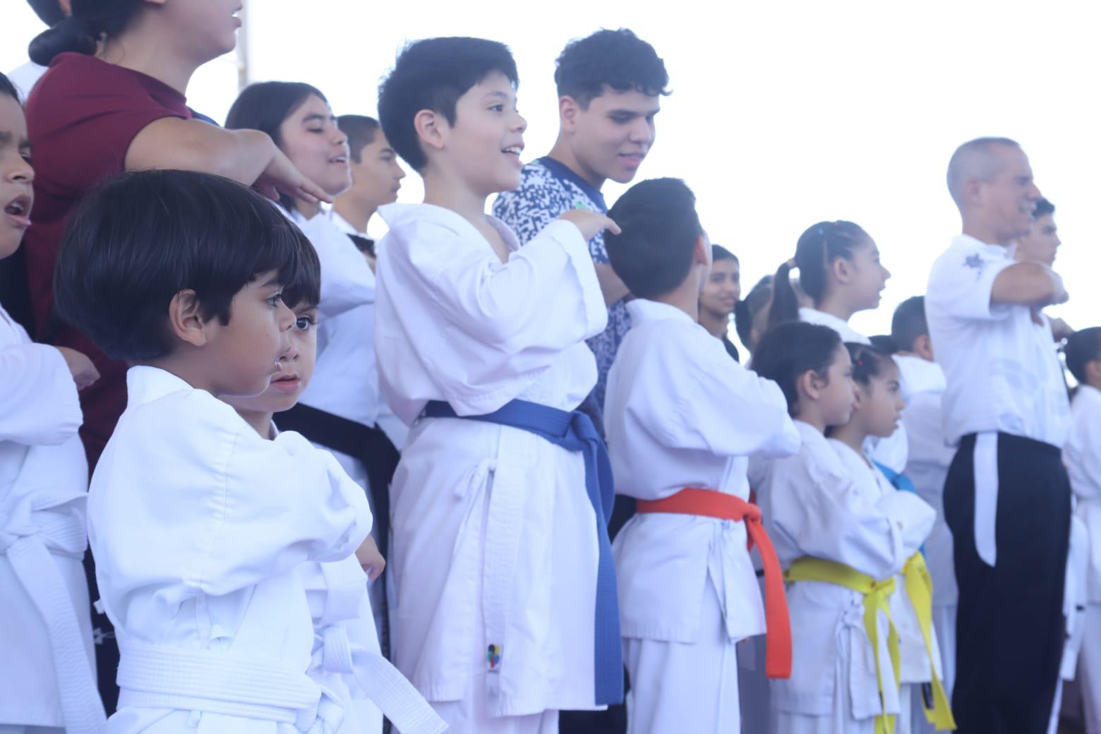 $!Gran fiesta viven karatecas en inauguración de Copa Noroeste
