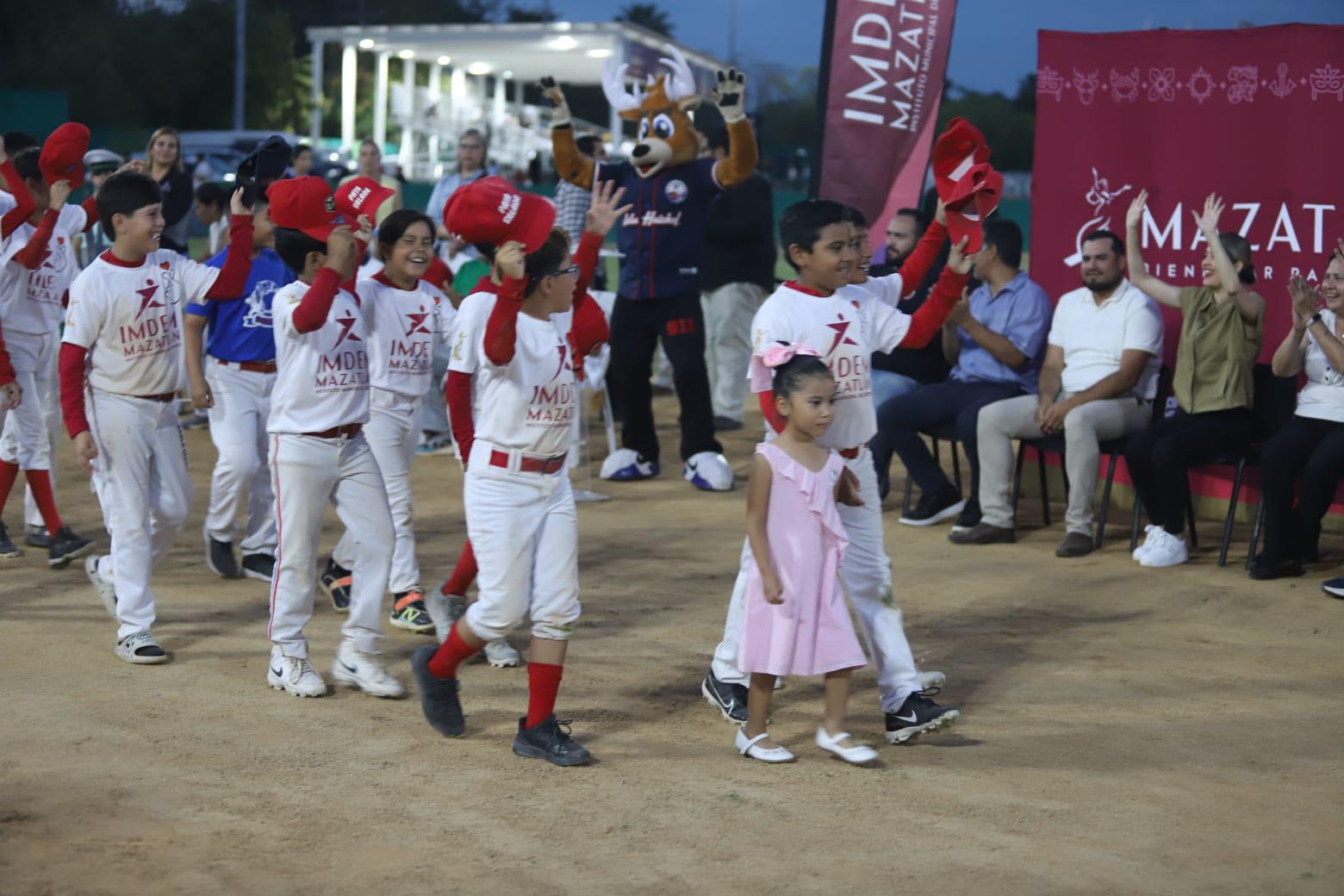$!Arranca la Primera Liga Infantil de Beisbol en Mazatlán