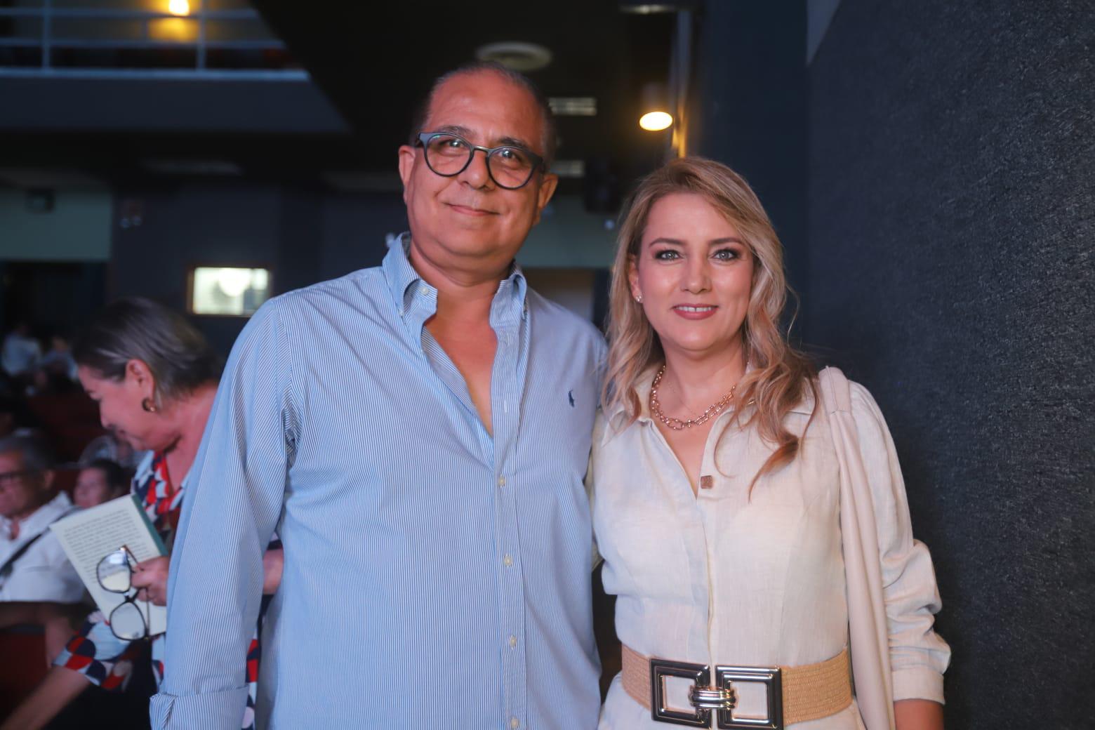 $!Nicolás Santa Cruz y Angélica Vázquez.