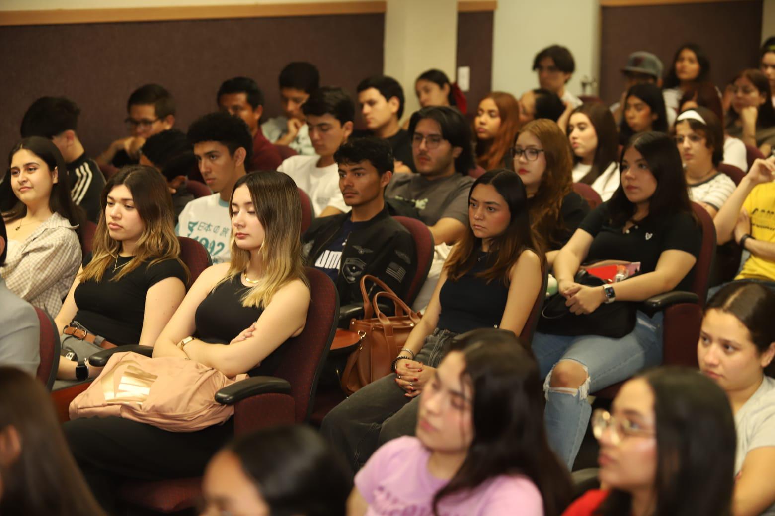 $!Es Iglesia católica una monarquía absoluta, pero elige al Papa democráticamente: Investigador