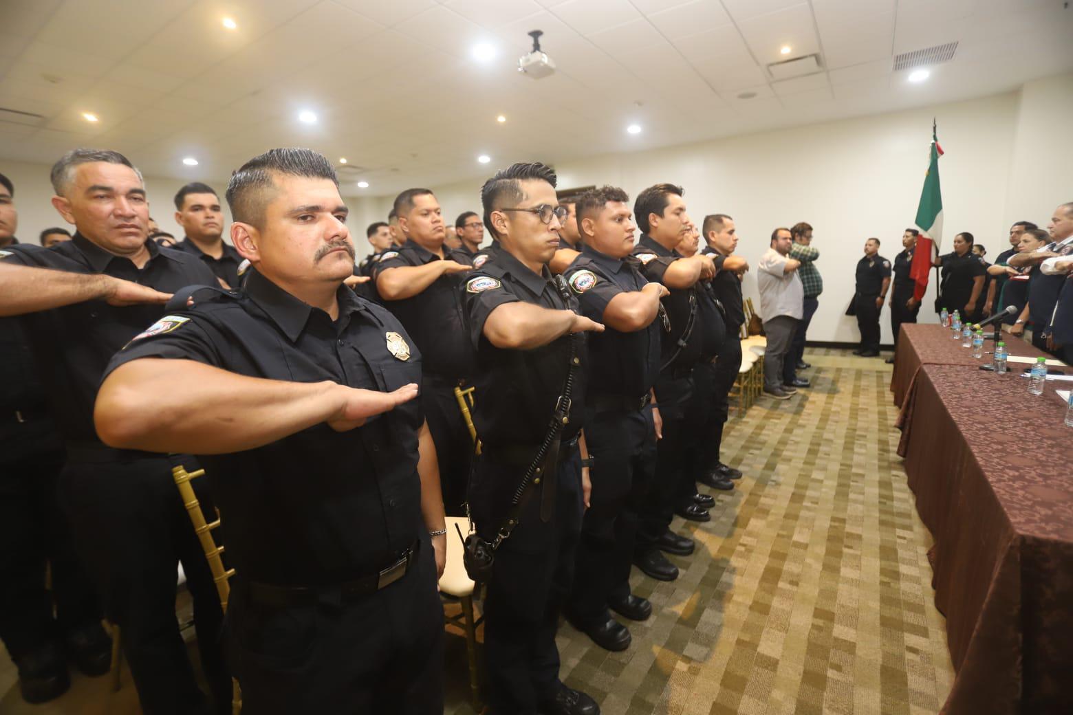 $!Reconoce Bomberos de Mazatlán la valentía y dedicación de sus elementos