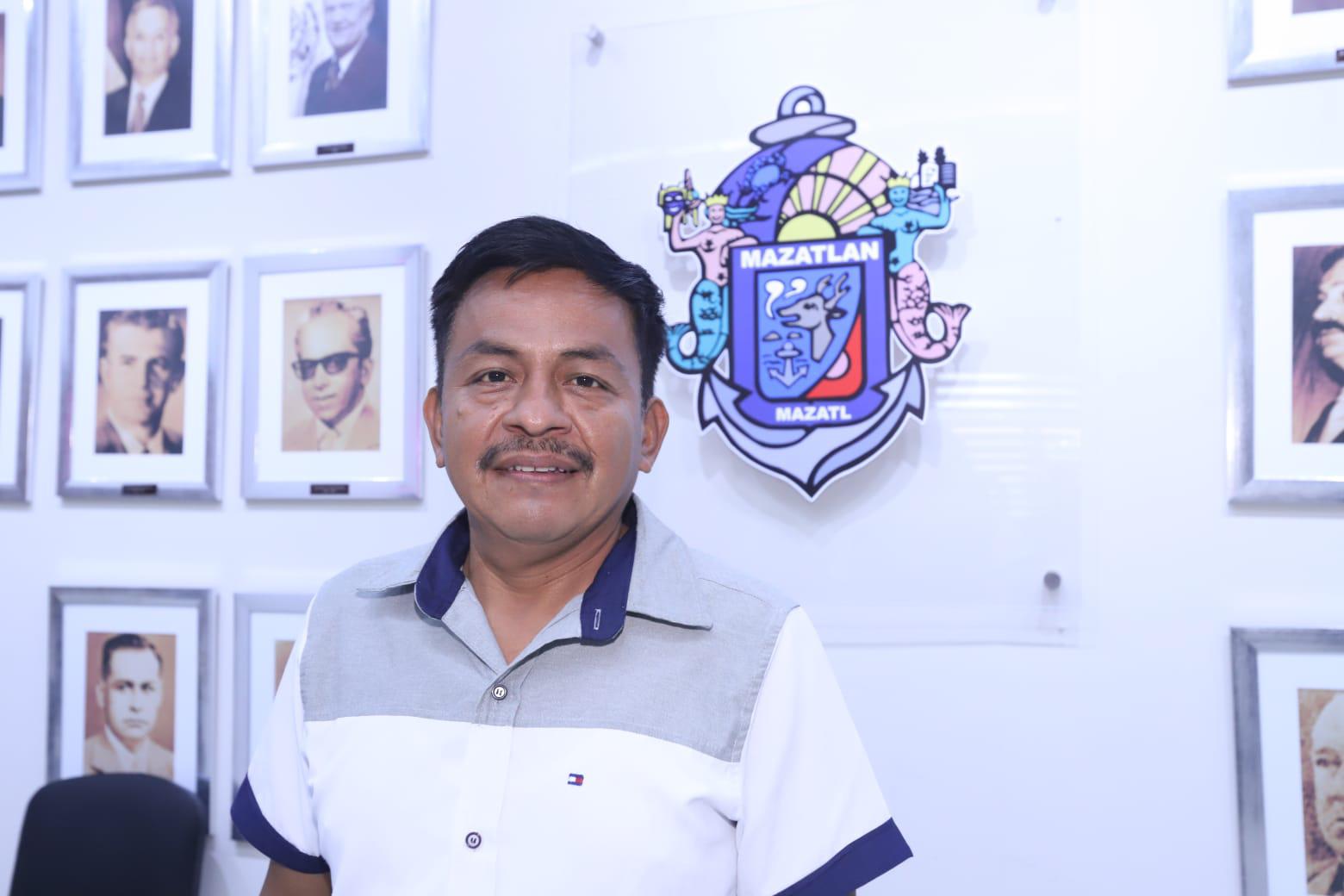 $!Otorgan licencia a dos regidores y toman protesta a tres ediles suplentes, en Mazatlán