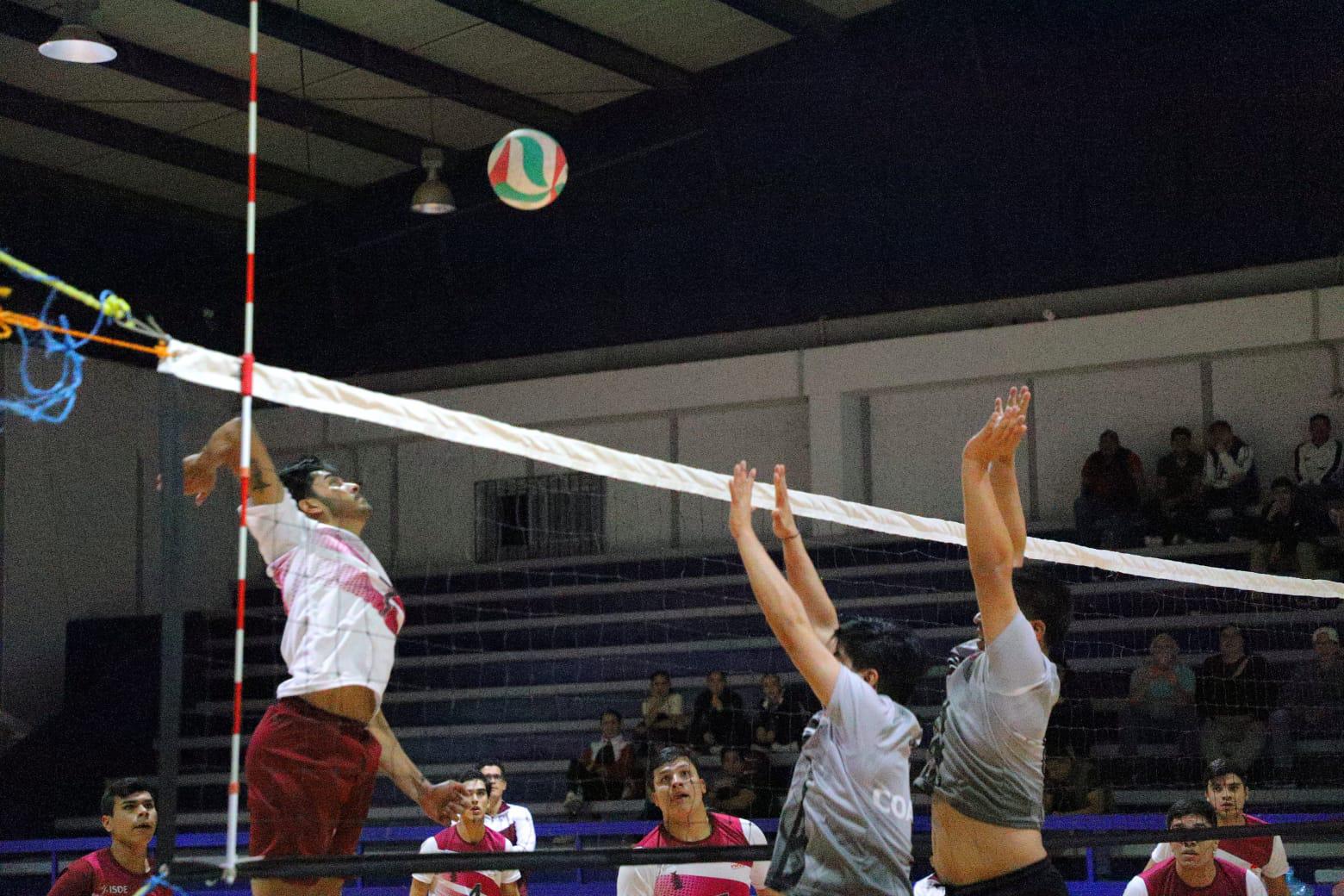 $!El voleibol de sala asegura a Sinaloa dos pases a los Nacionales Conade