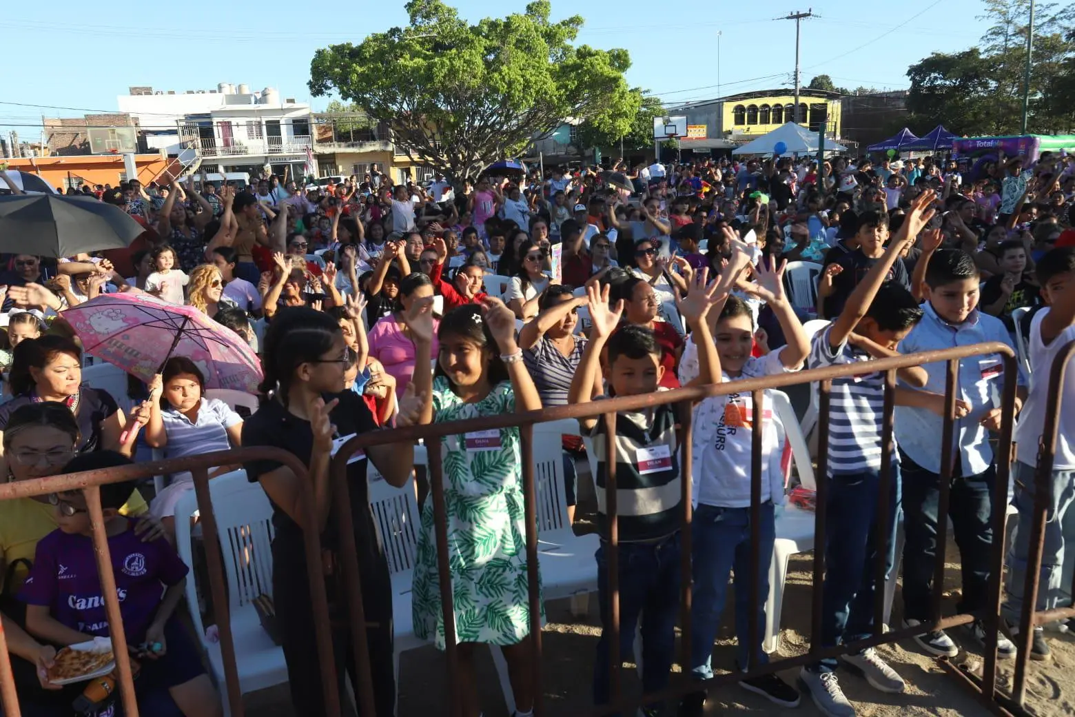 $!Gobierno de Mazatlán y DIF llevan la fiesta del Día del Niño a la ‘Pancho’ Villa