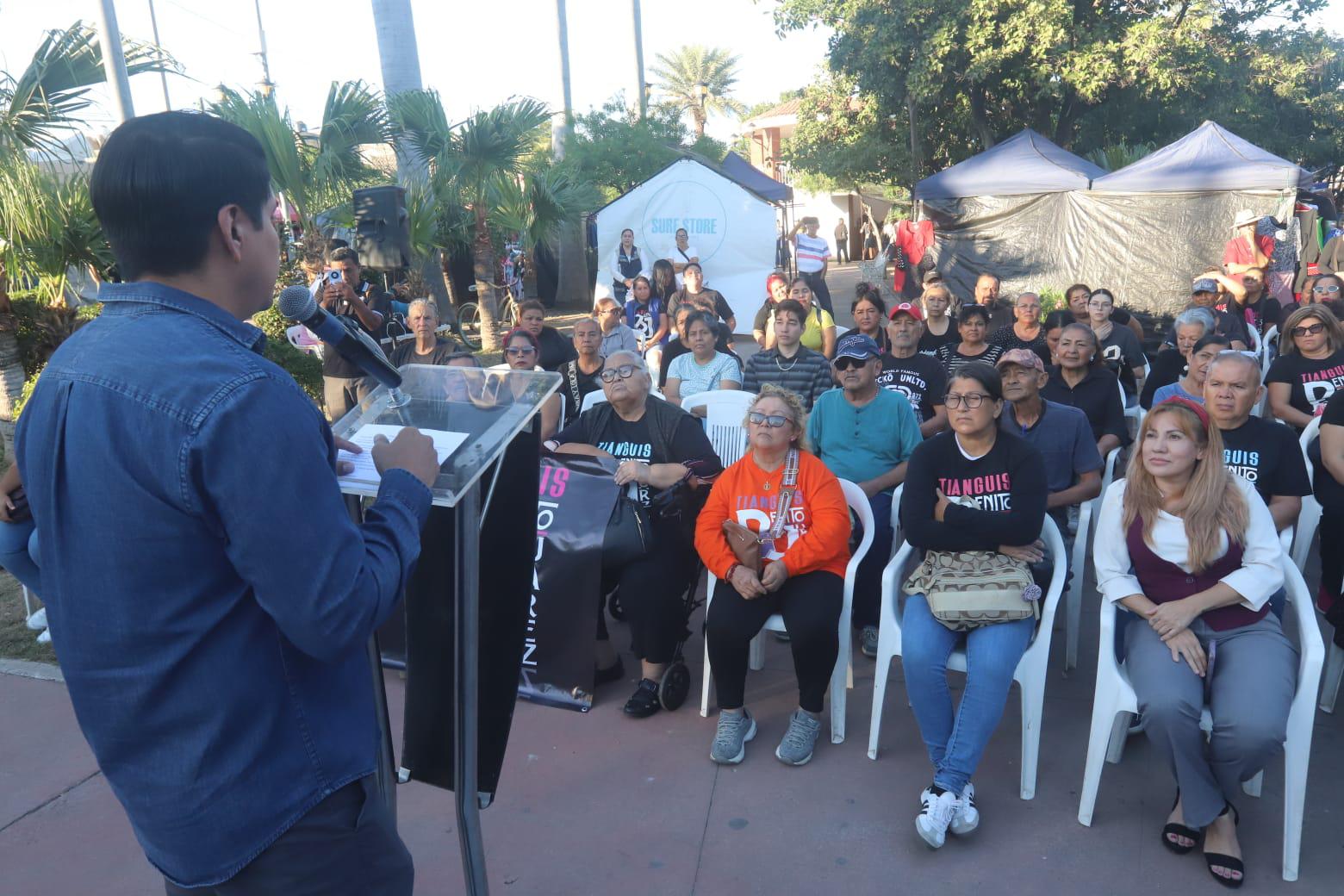 $!Inauguran el Tianguis Navideño Benito Juárez en Mazatlán