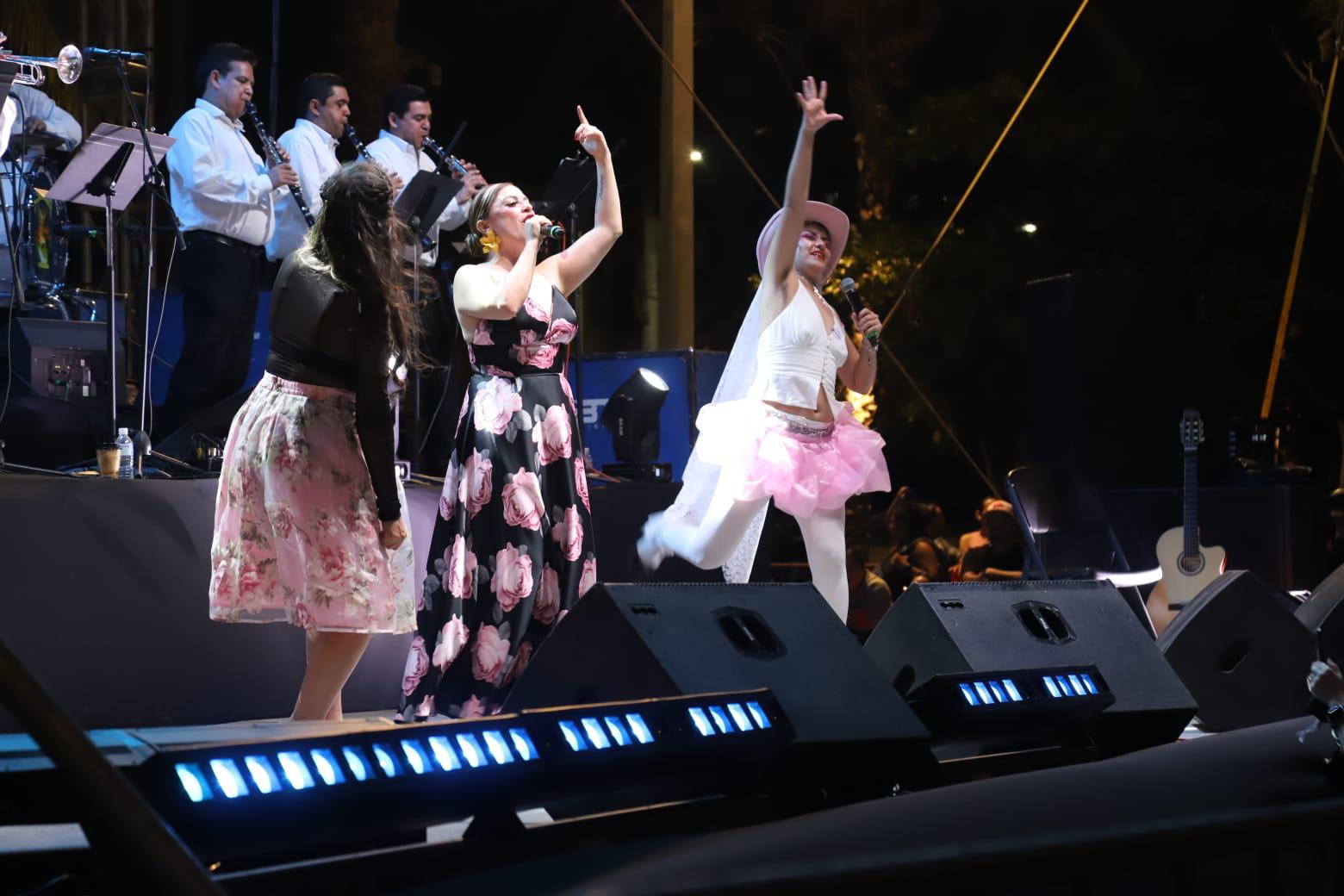 $!Nath Velasco, Leiden y La Menor unieron sus voces en “Nieves de Enero”, dando un toque fresco al corrido clásico.