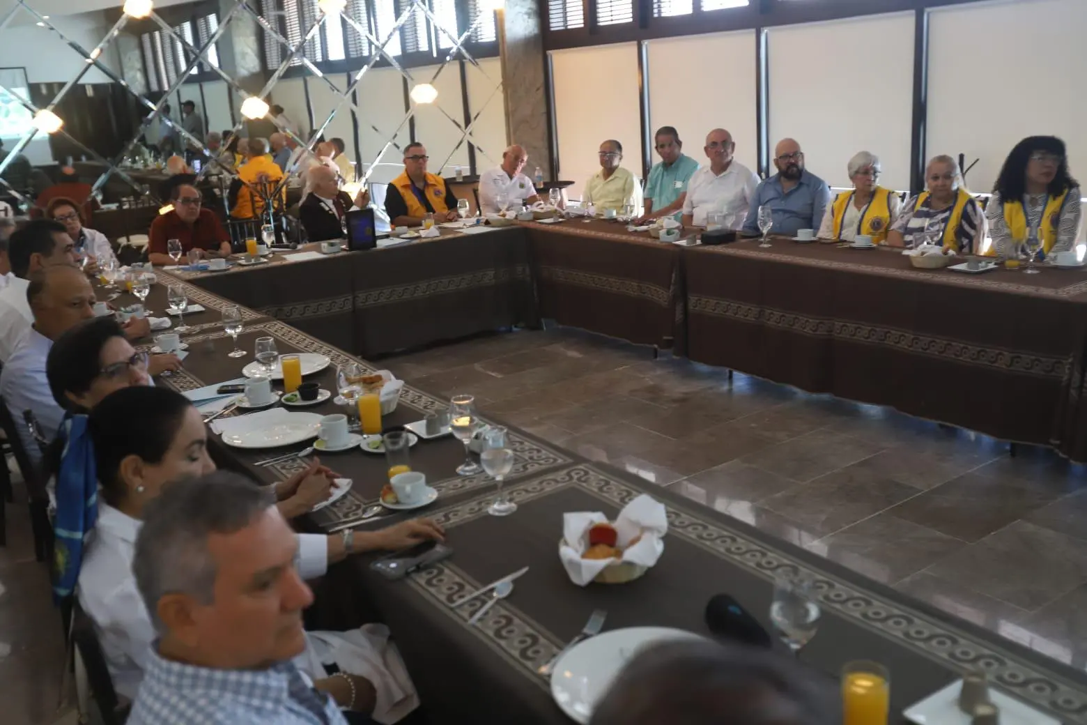 $!Sedena difunde cultura de seguridad nacional en conferencia del Club de Leones de Mazatlán