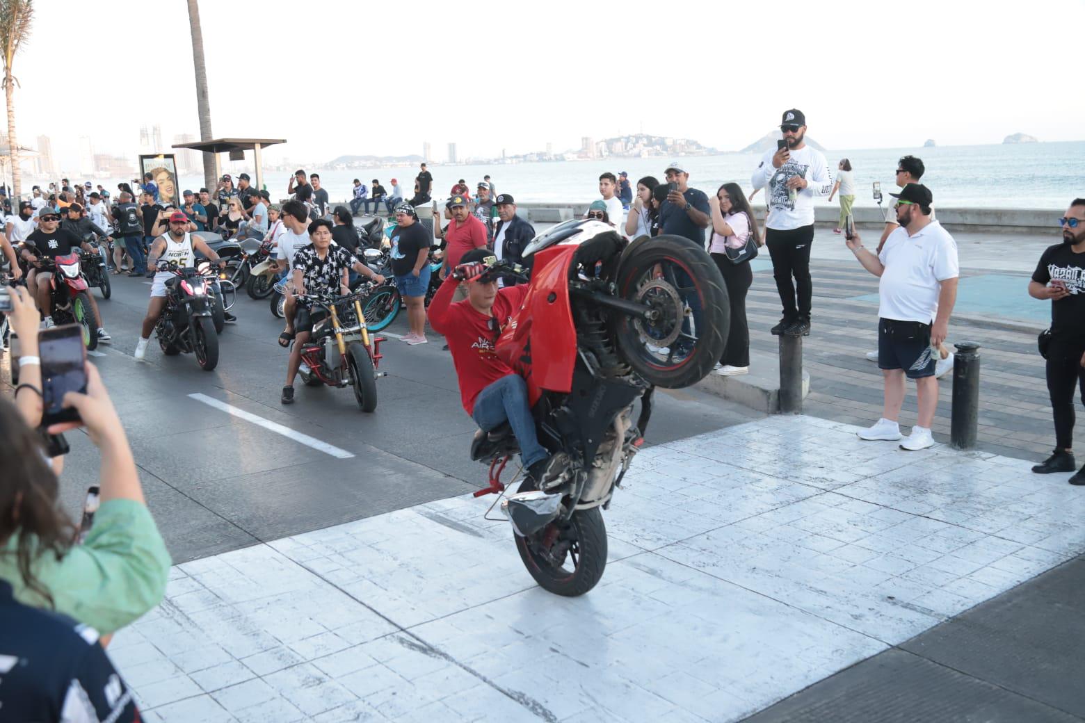$!Recorren ‘caballos motorizados’ el malecón en el tradicional desfile de la Semana de la Moto