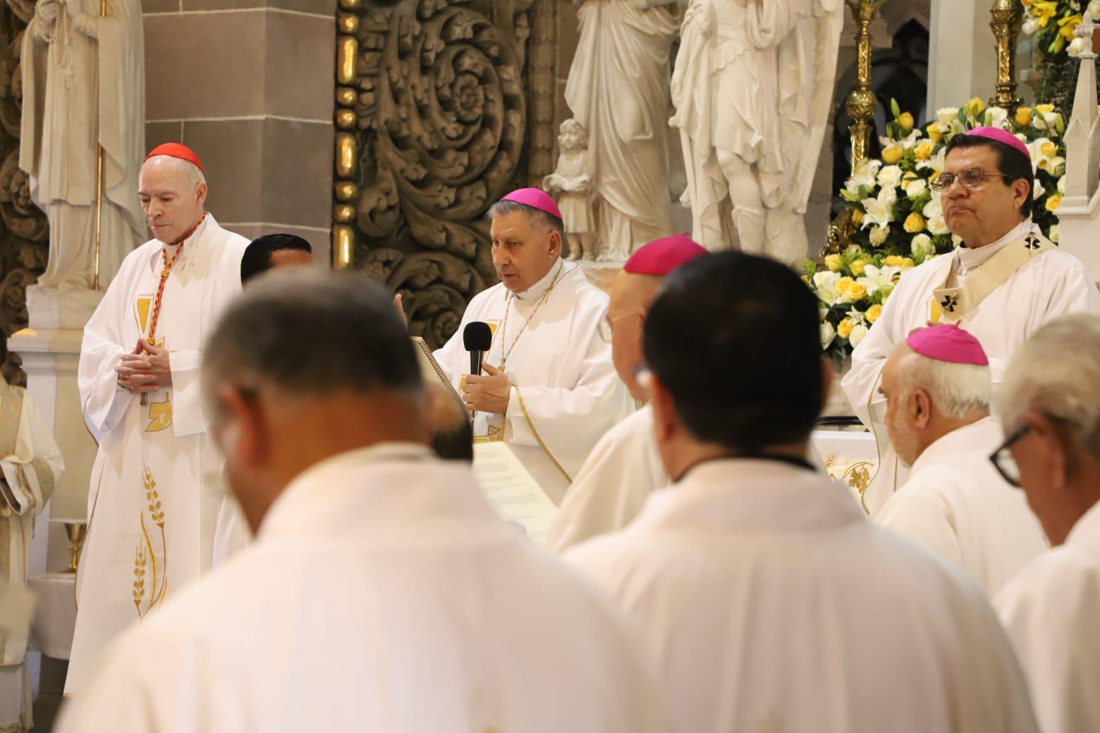 $!Obispo de Mazatlán da gracias por sus 50 años de ordenación sacerdotal