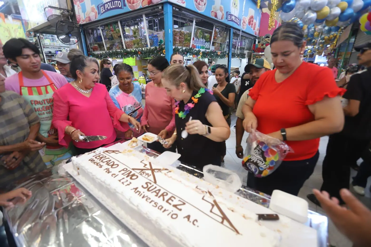 $!Con fiesta, conmemoran los 127 años de historia del Mercado Pino Suárez en Mazatlán