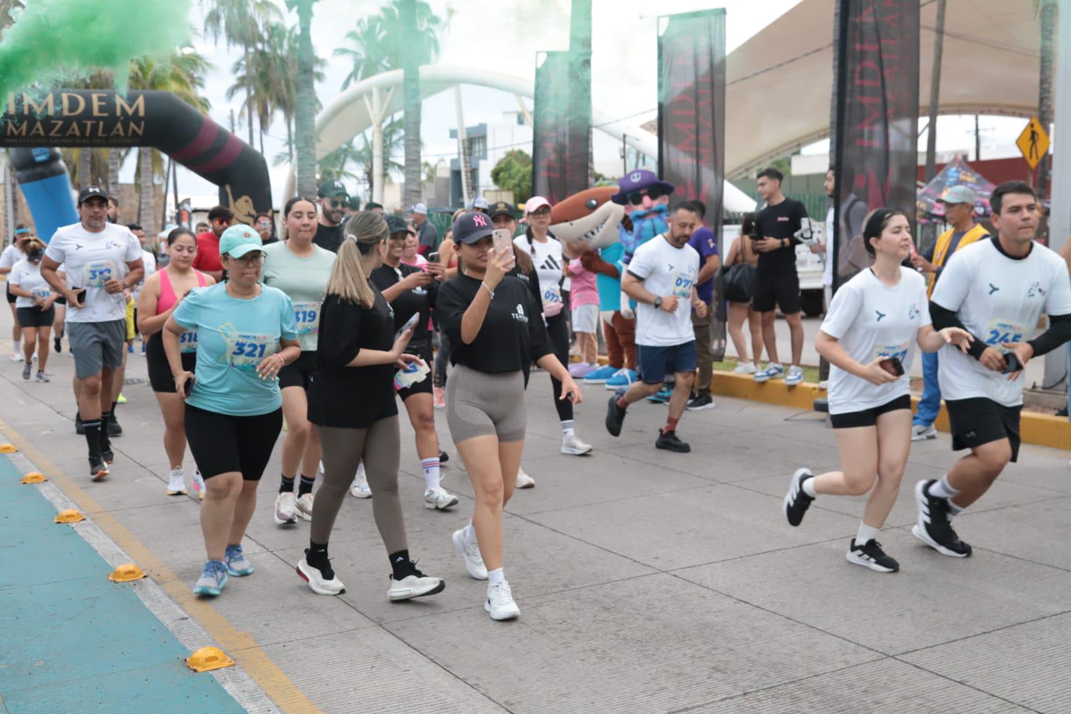 $!Katia García y Valentín Rendón triunfan en la Carrera Conecta-te 2025