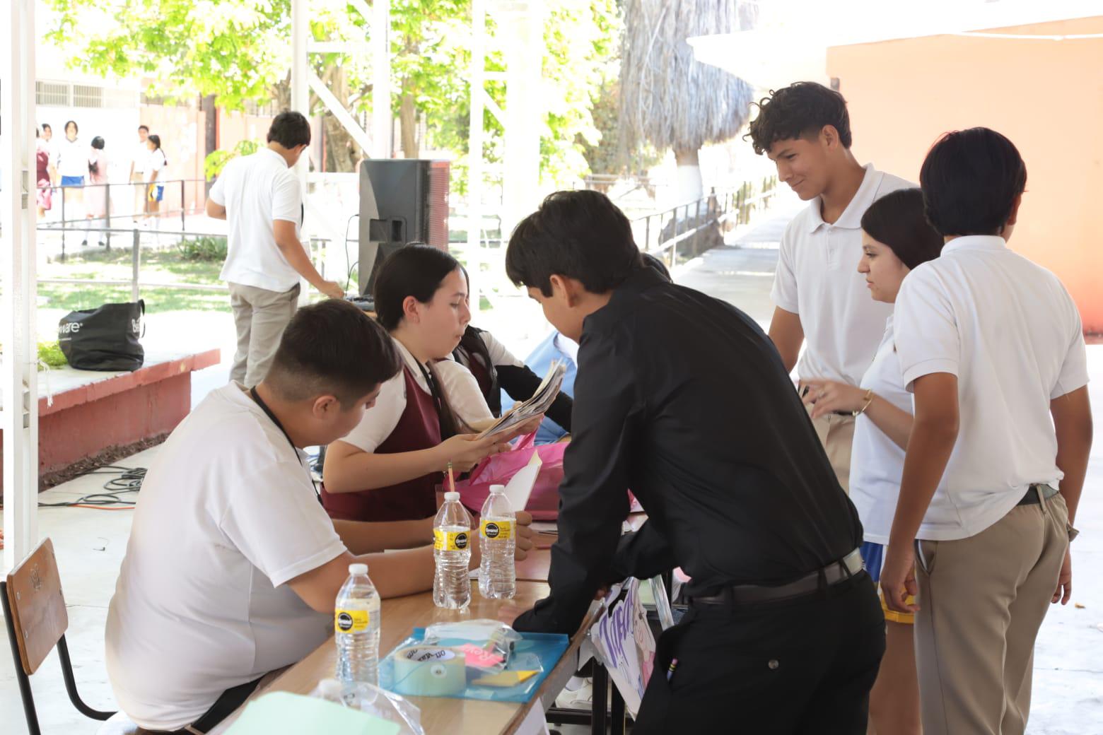 $!Emprenden campaña ambiental en secundaria de Mazatlán para apoyar a niños con cáncer