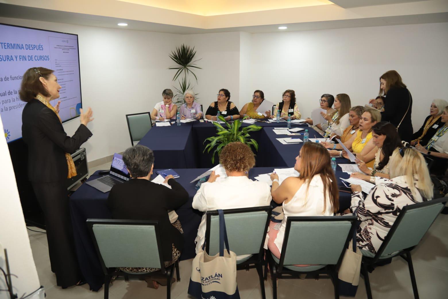 $!Presidentas y vicepresidentas en plena capacitación.