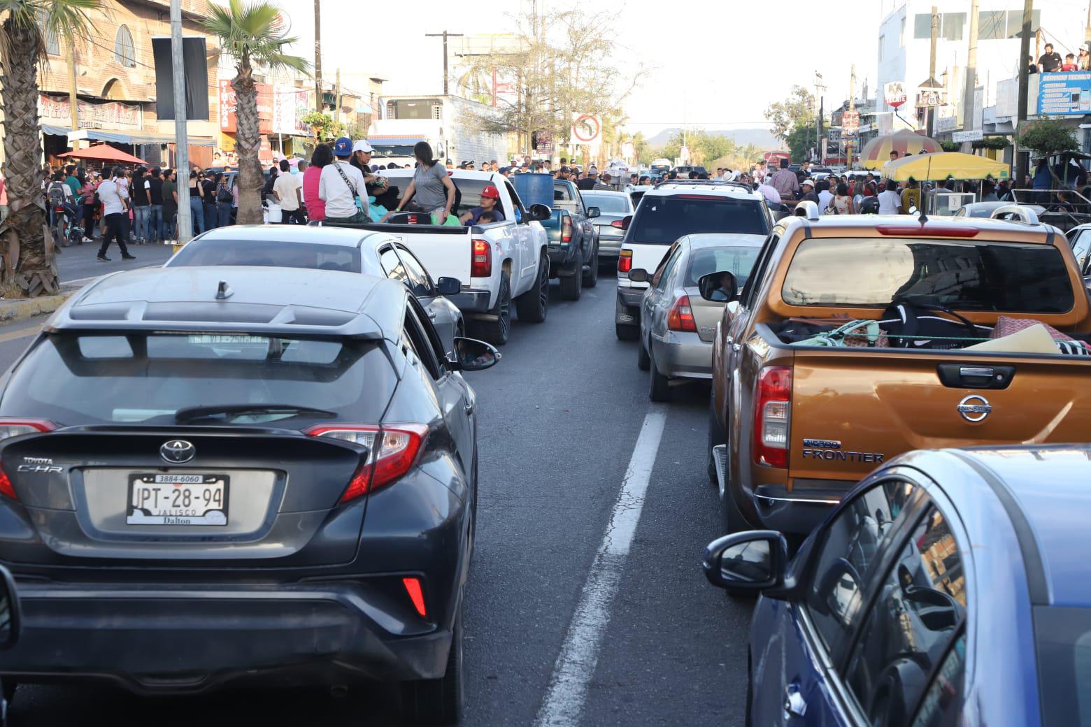 $!Desfile del Carnaval de Villa Unión atora el éxodo de vacacionistas