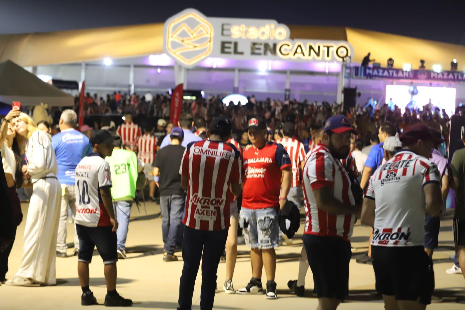 $!Chivas invade Mazatlán: El Encanto se tiñe de rojiblanco en el torneo de la despedida cañonera
