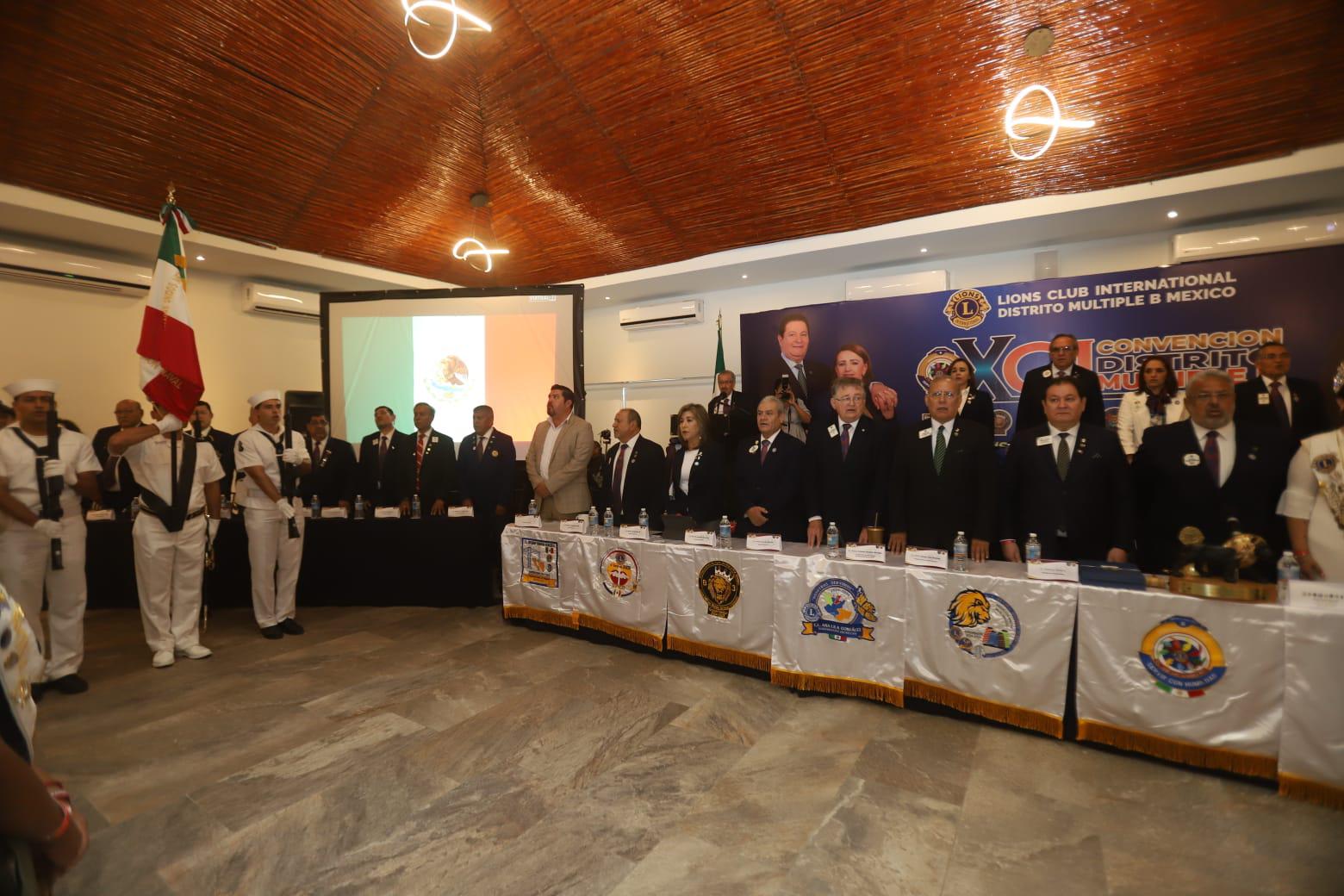 $!En la inauguración se realizaron los honores a la bandera.