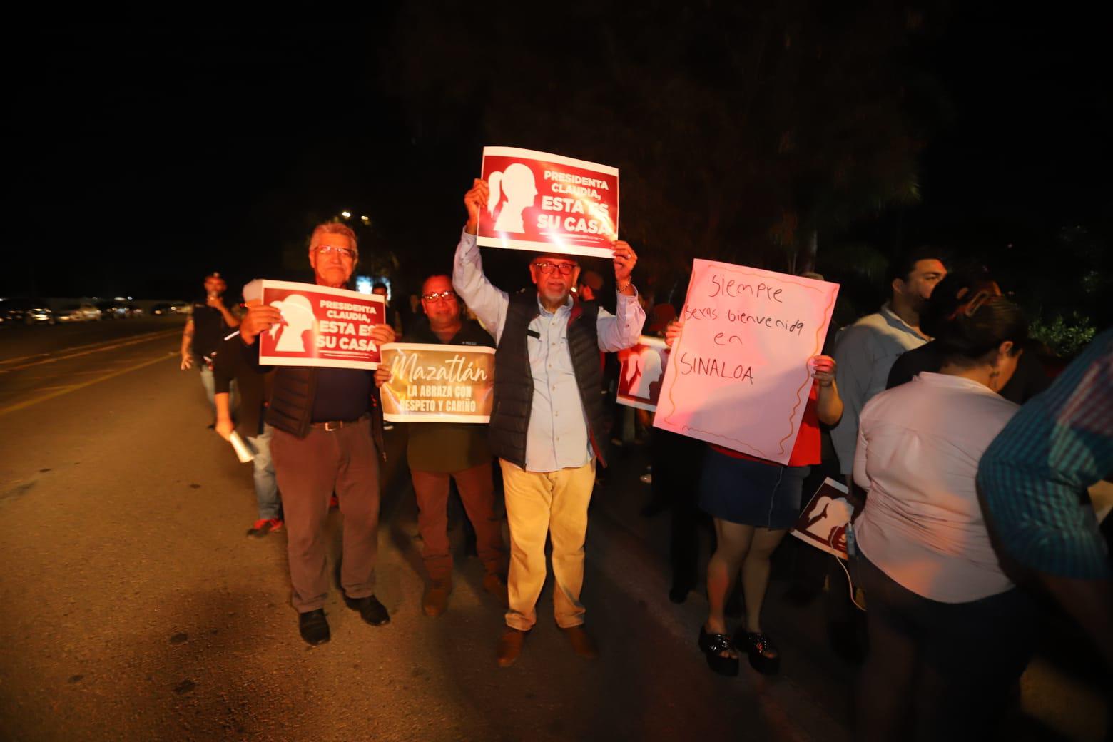 $!Llega Claudia Sheinbaum a Mazatlán en medio de la ola de desaparecidos, fosas clandestinas y guerra del Cártel de Sinaloa