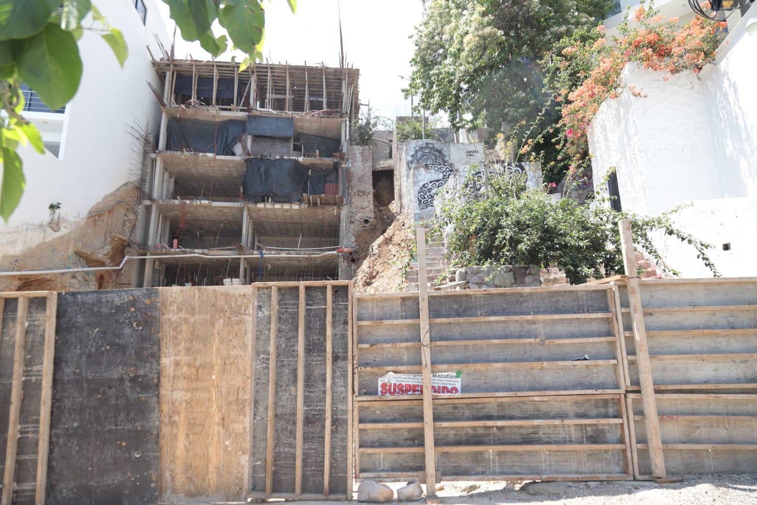 $!Sigue sin rehabilitarse escalera del ‘Mirador del alba’ en el Cerro de la Nevería