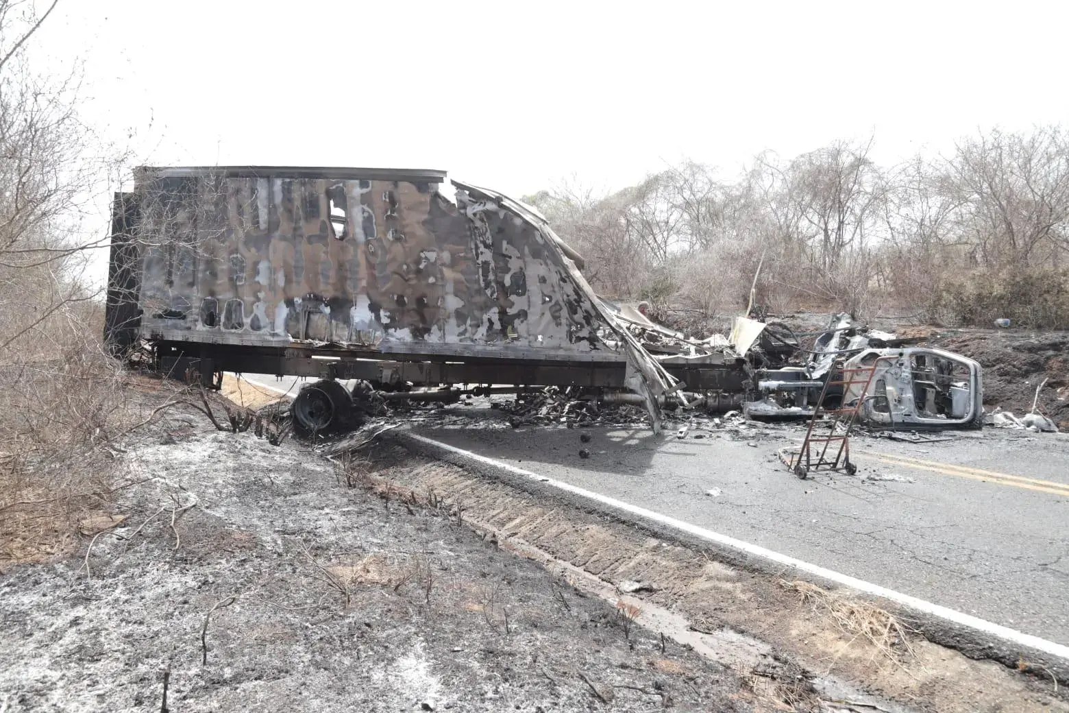$!Enfrentamientos y bloqueos; hay dos abatidos en la zona rural de Mazatlán