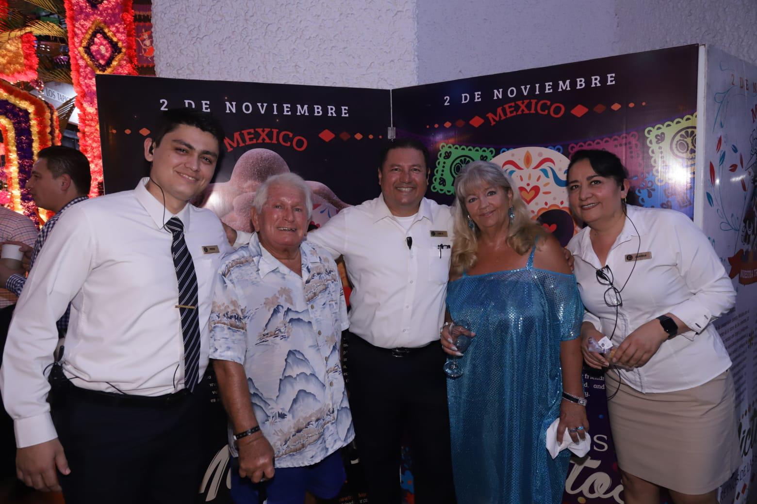 $!Pedro Tirado, Lesek Musial, Luis Acosta, Judith Walters y Claudia Juárez.