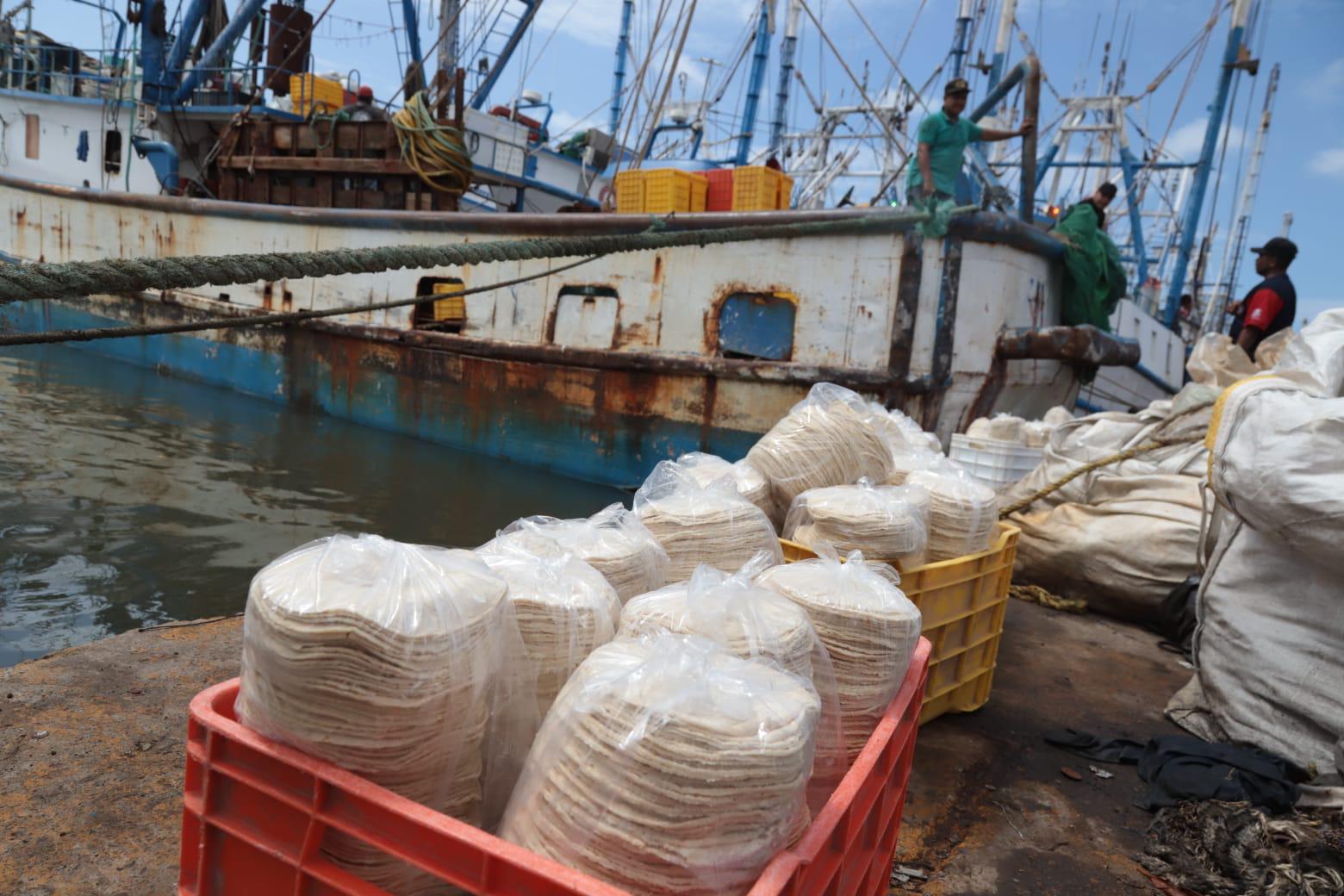 $!Capitanía de Puerto mantiene restricción a la navegación en Mazatlán por las condiciones climáticas