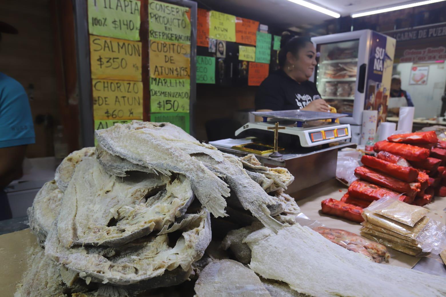 $!Aumenta venta de pescados por Carnaval de Mazatlán, pero esperan mayor repunte en Cuaresma