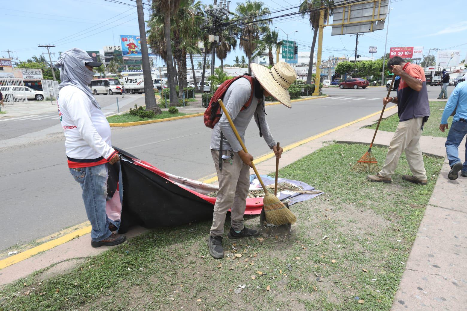 $!Avanzan con trabajos de embellecimiento en Mazatlán estas vacaciones